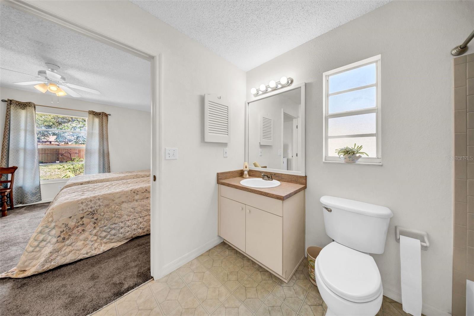 Image 25 of 43 For 4085 37th Avenue N
