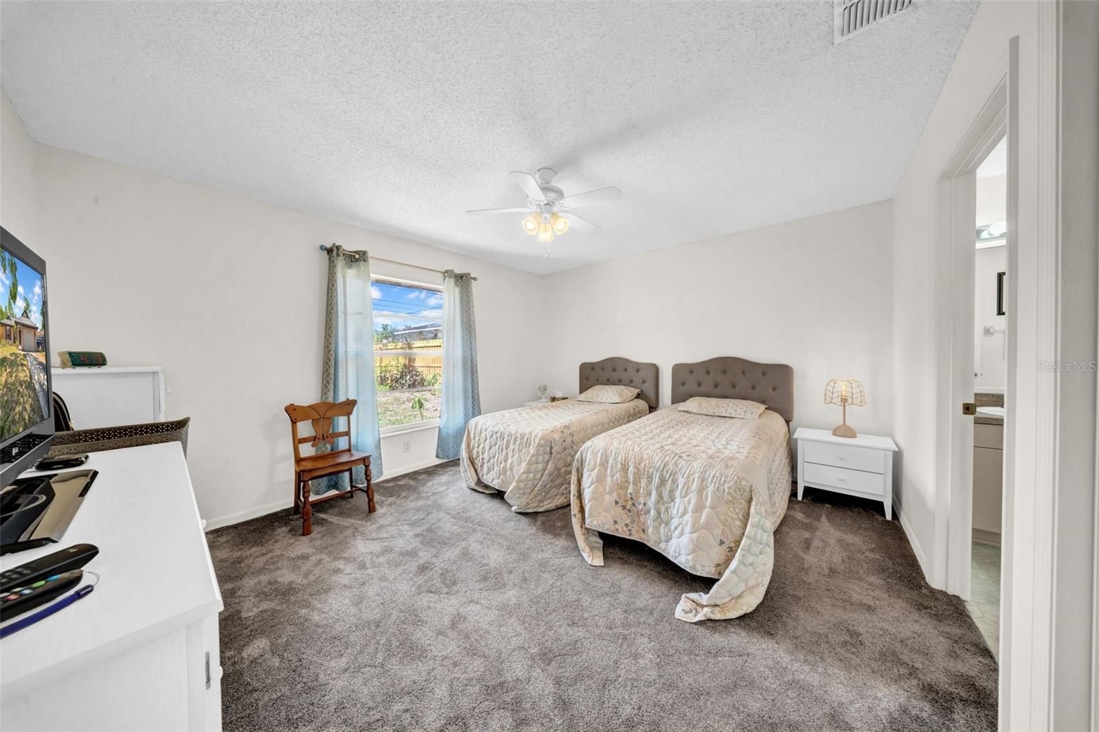 Image 26 of 43 For 4085 37th Avenue N