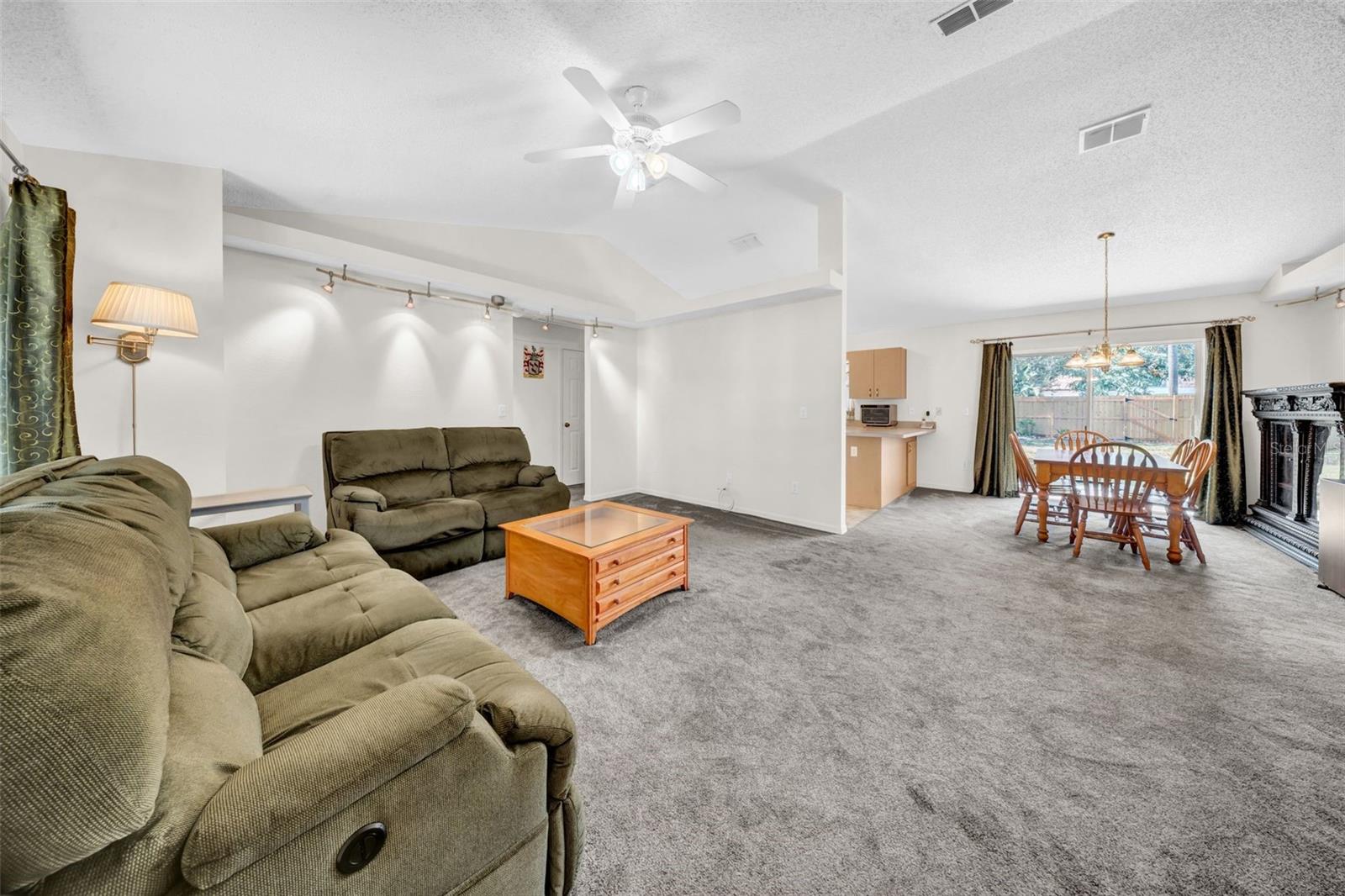 Image 8 of 43 For 4085 37th Avenue N