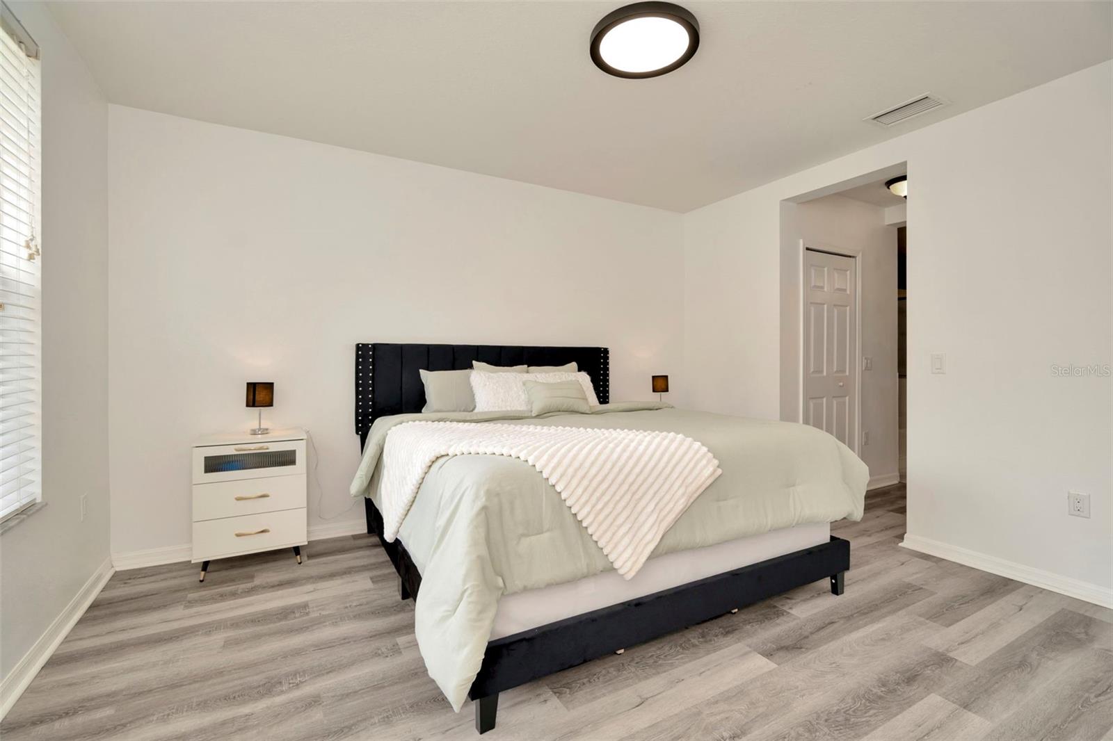 Image 15 of 40 For 6233 Olivedale Drive