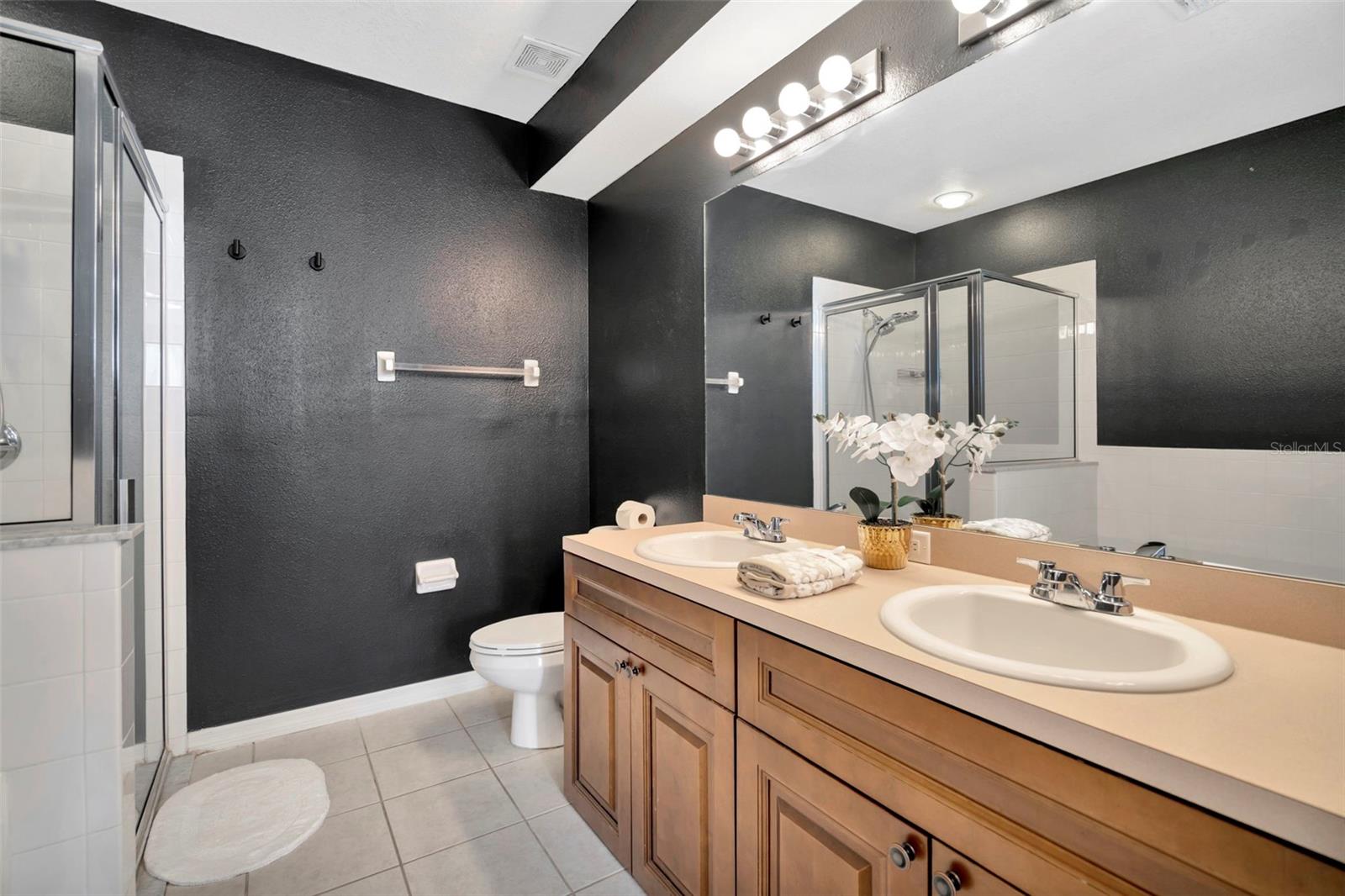 Image 18 of 40 For 6233 Olivedale Drive