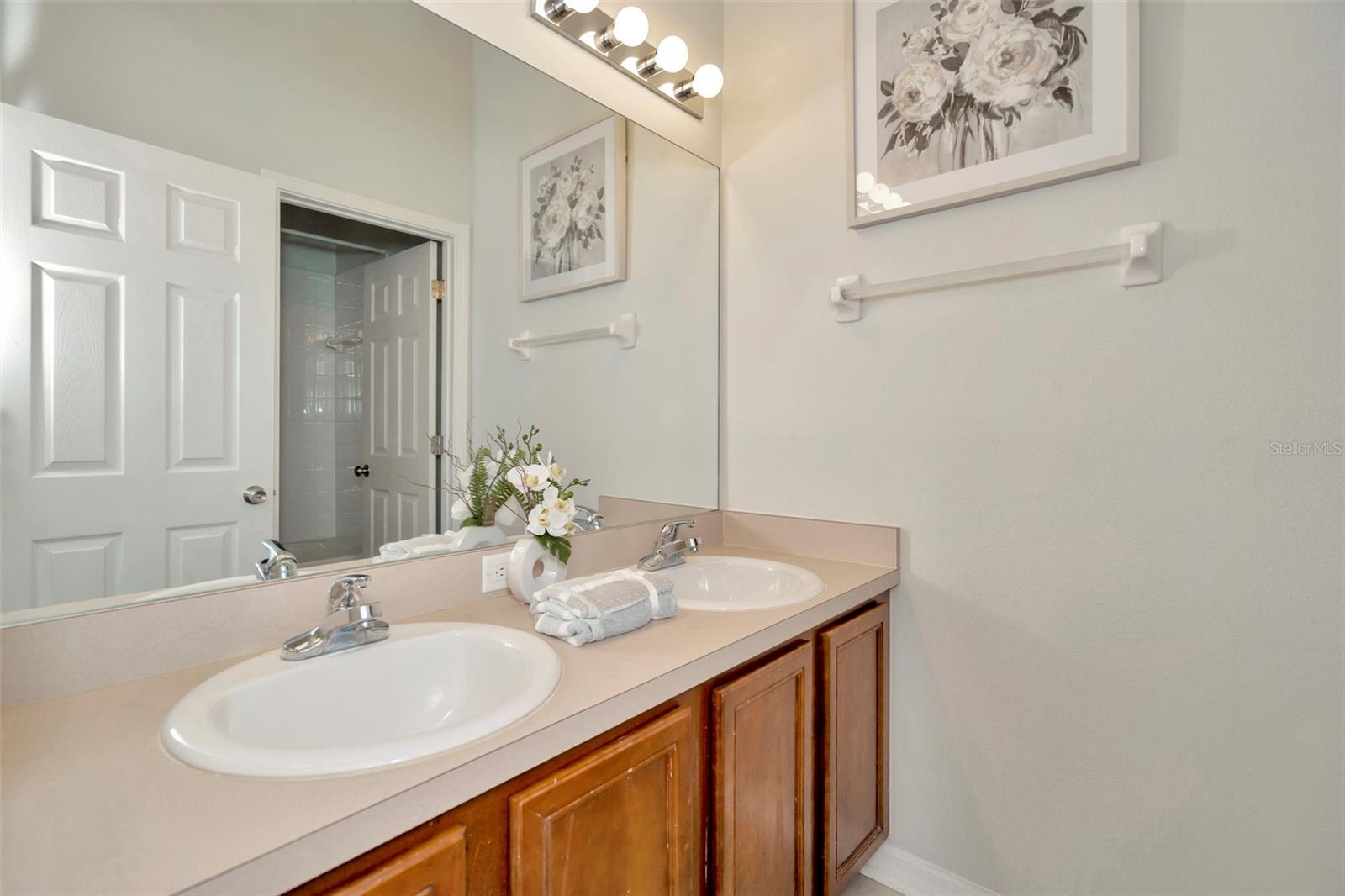 Image 25 of 40 For 6233 Olivedale Drive