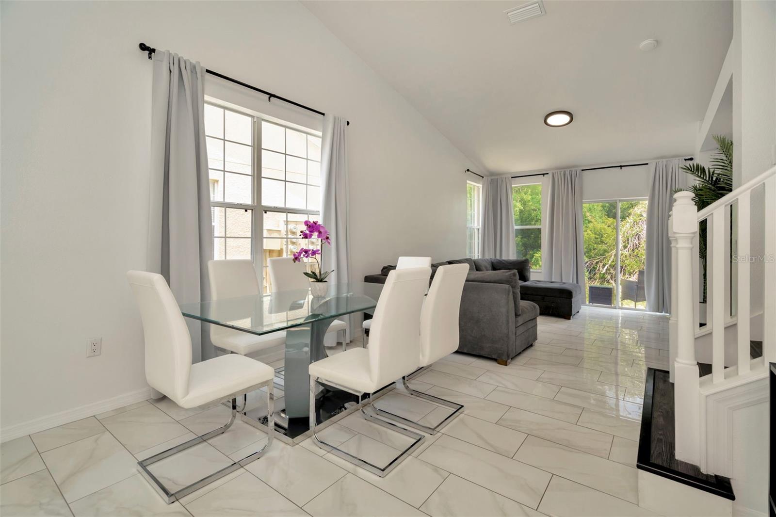 Image 7 of 40 For 6233 Olivedale Drive