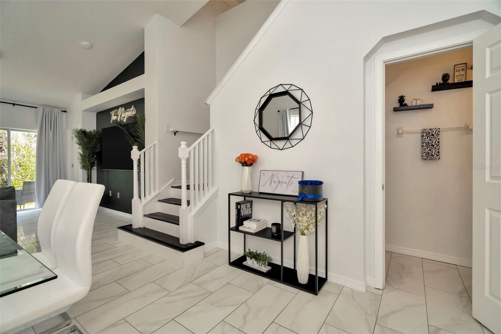 Image 8 of 40 For 6233 Olivedale Drive