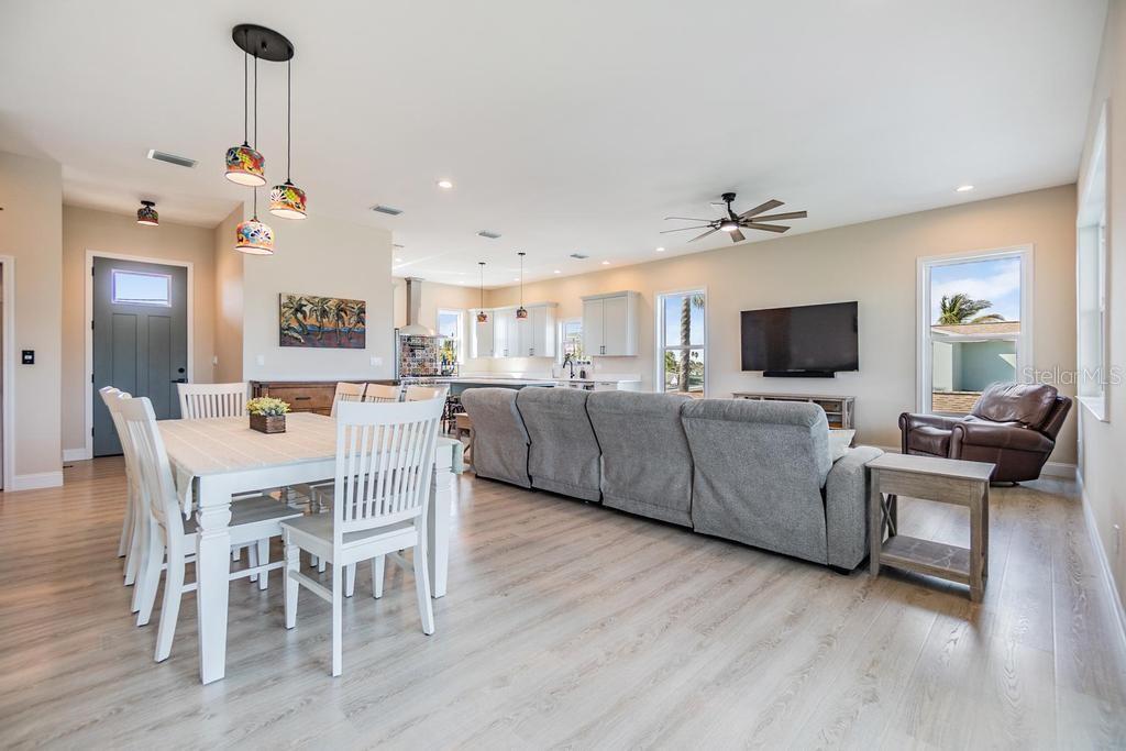 Image 15 of 55 For 16025 Redington Drive