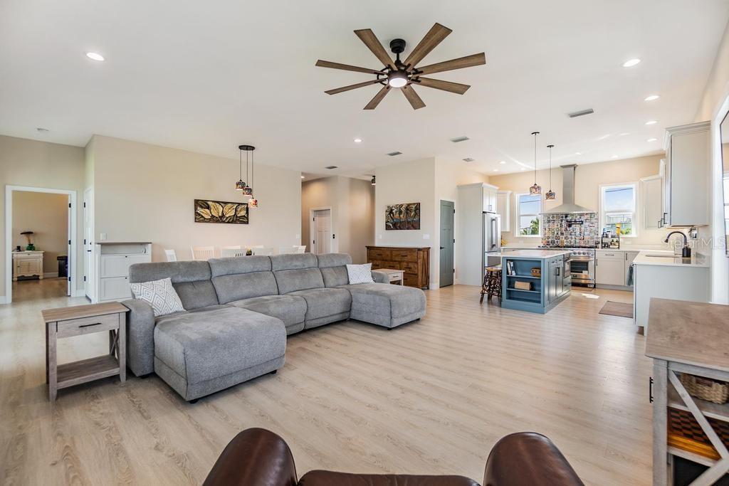 Image 16 of 55 For 16025 Redington Drive