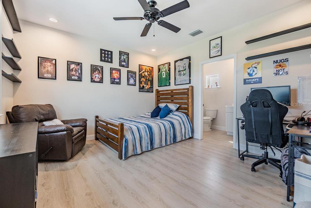 Image 32 of 55 For 16025 Redington Drive