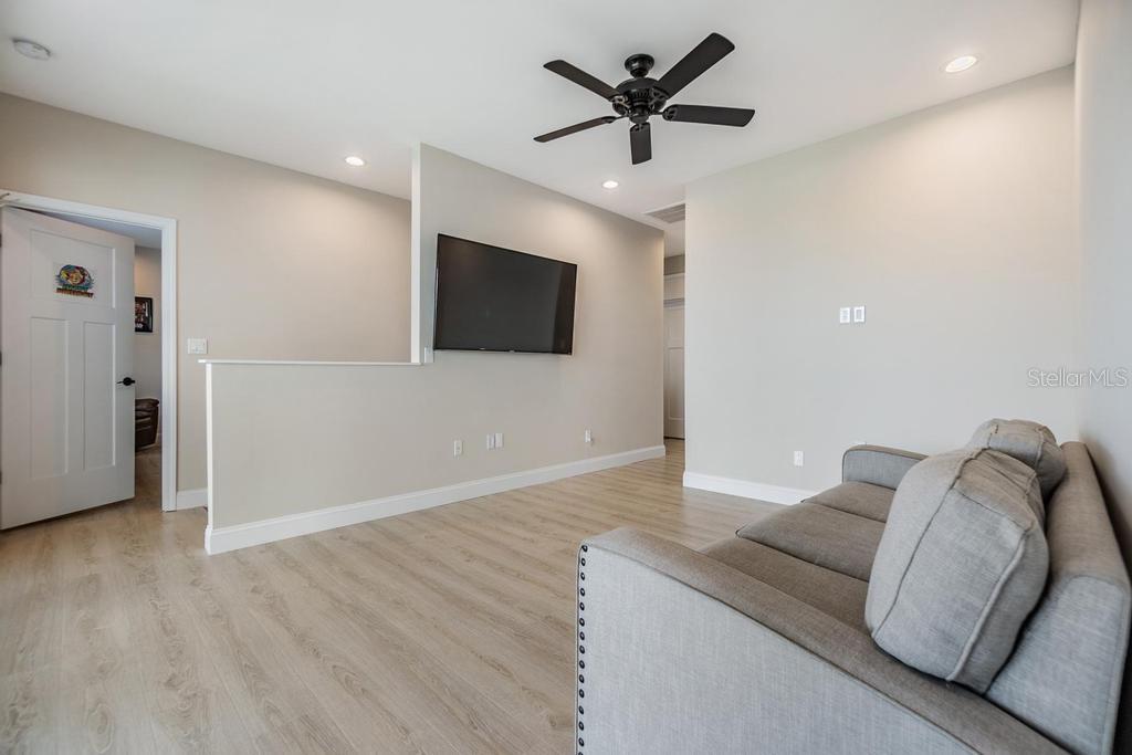 Image 35 of 55 For 16025 Redington Drive