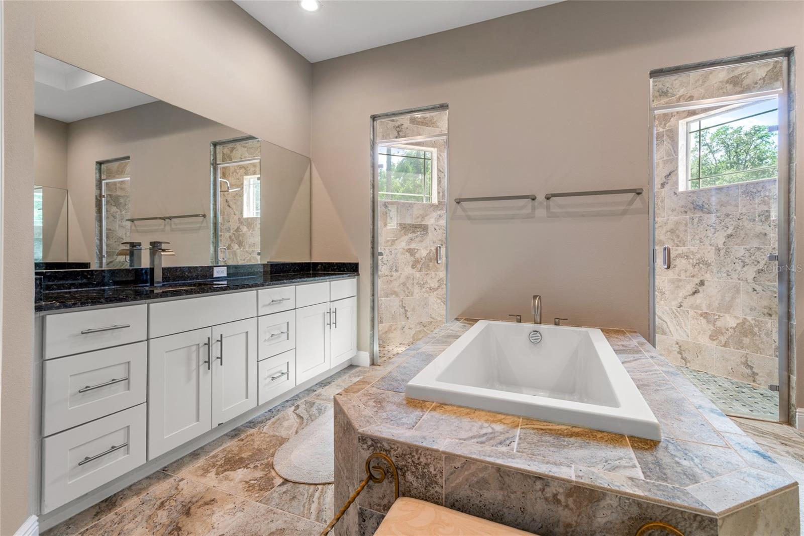 Listing photo id 17 for 7340 West Drive