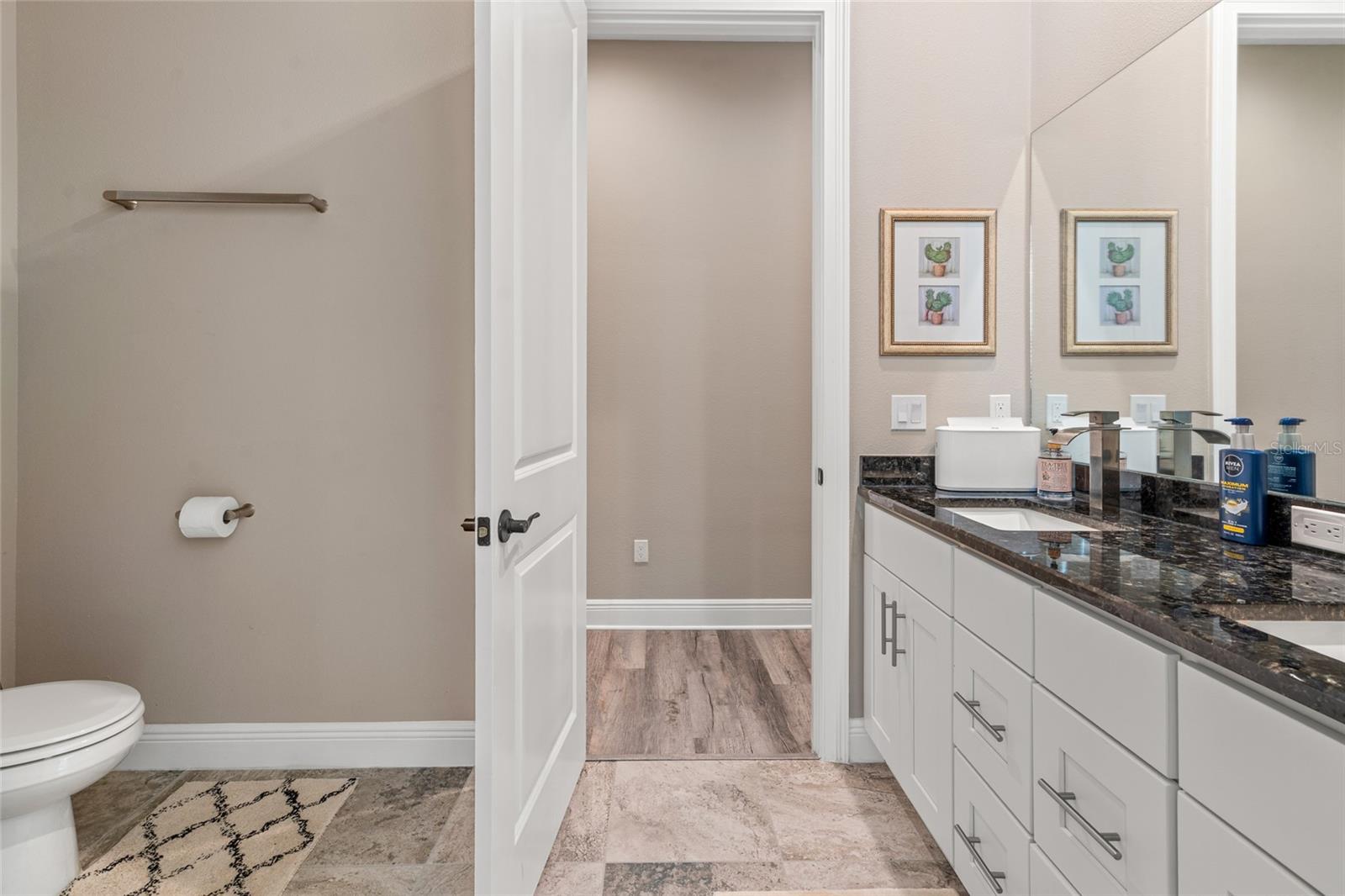 Listing photo id 21 for 7340 West Drive