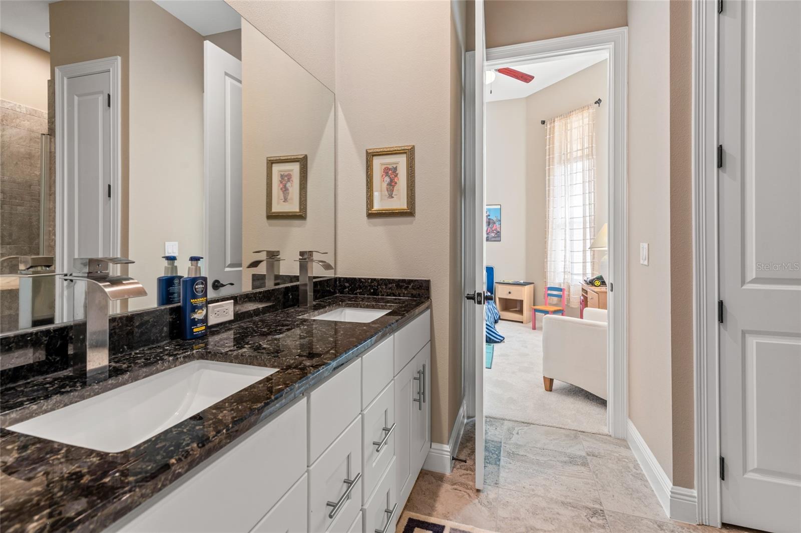 Listing photo id 22 for 7340 West Drive