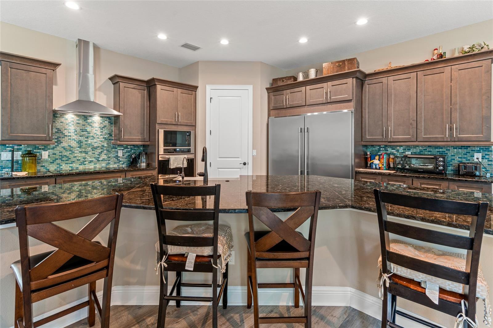 Listing photo id 33 for 7340 West Drive