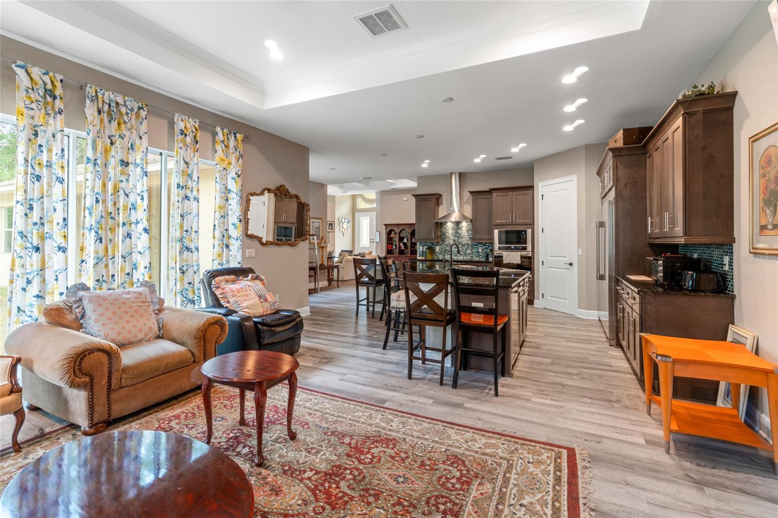 Listing photo id 36 for 7340 West Drive