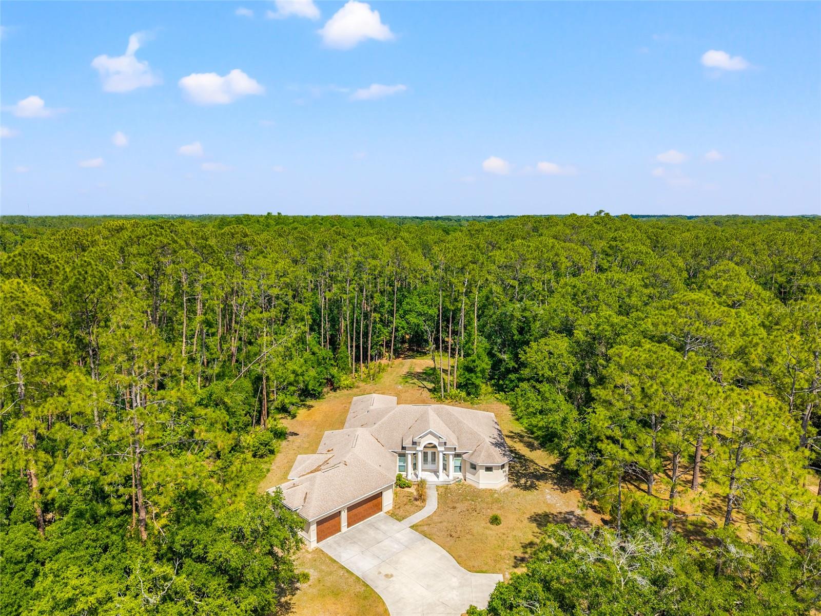 Listing photo id 45 for 7340 West Drive