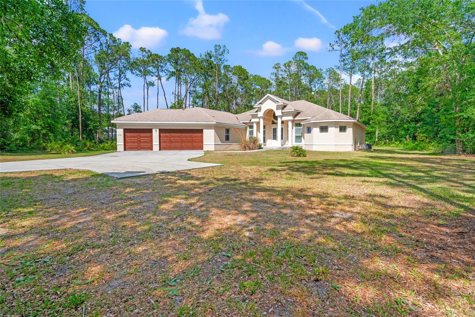 Listing photo id 4 for 7340 West Drive