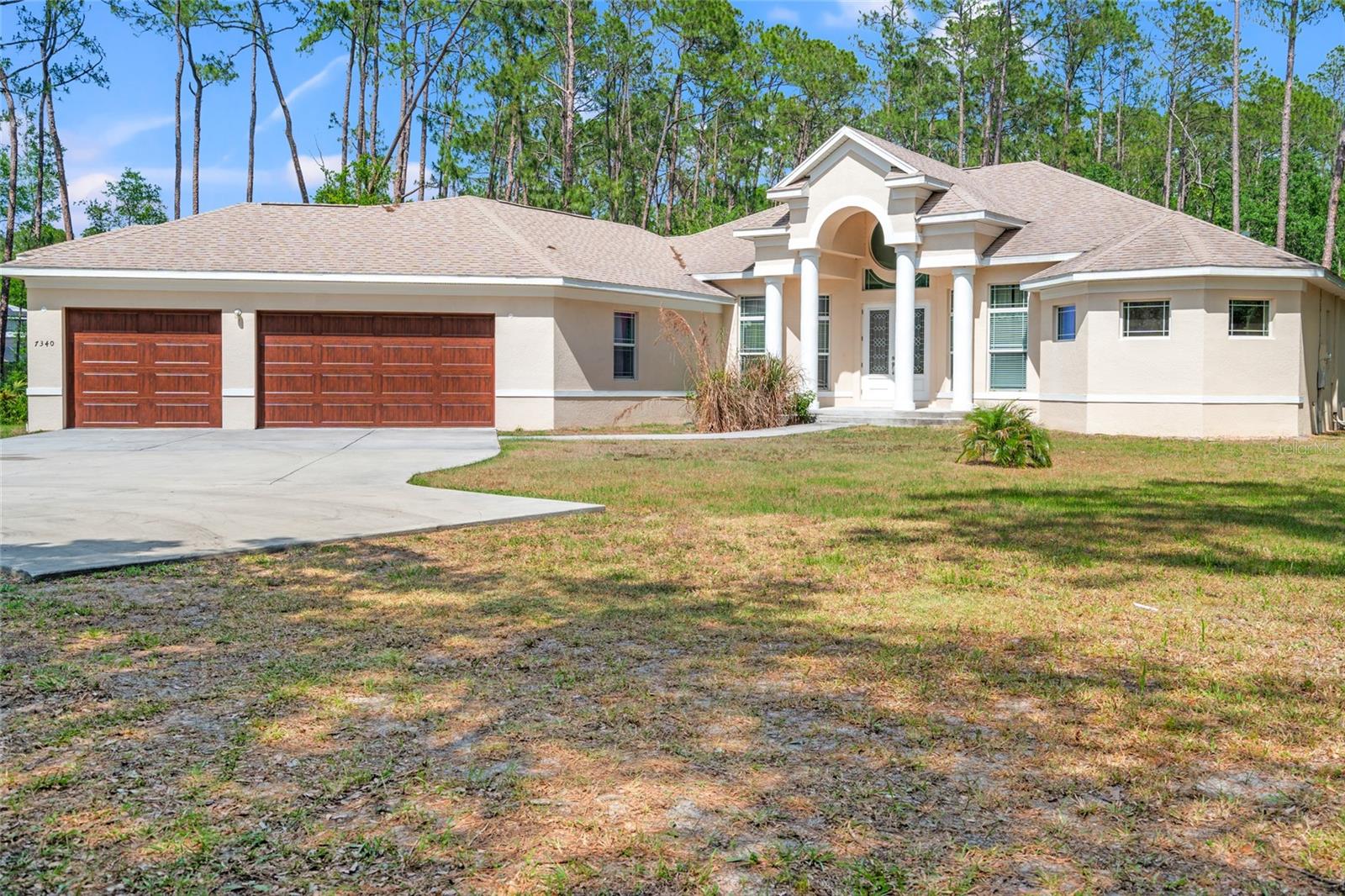Listing photo id 5 for 7340 West Drive