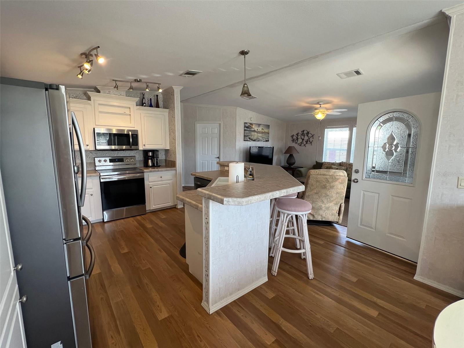 Image 12 of 44 For 11300 124th Avenue 25
