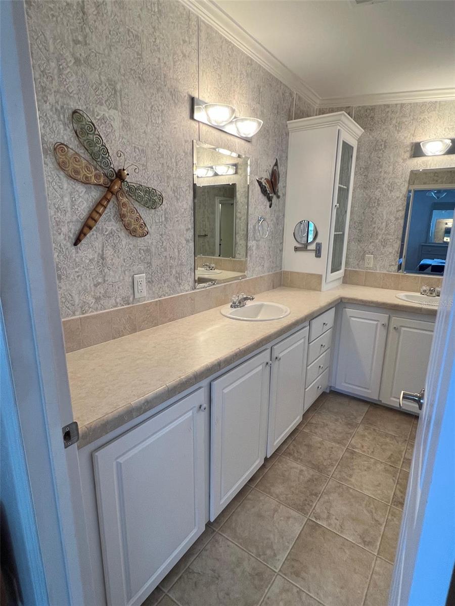 Image 31 of 44 For 11300 124th Avenue 25
