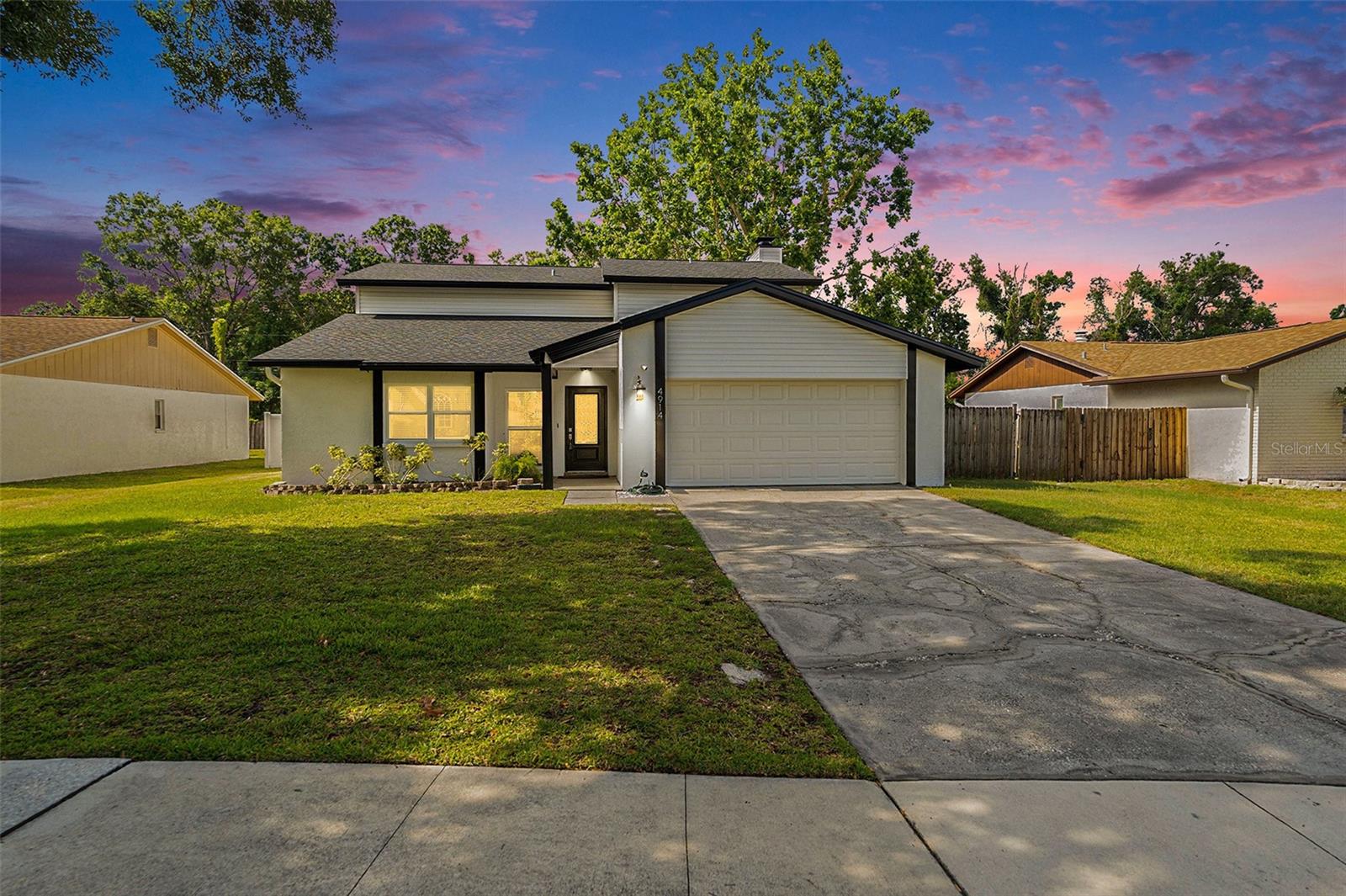 Image 4 of 33 For 4914 Country Hills Drive