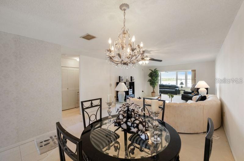 Image 11 of 29 For 5925 Shore Boulevard S 602