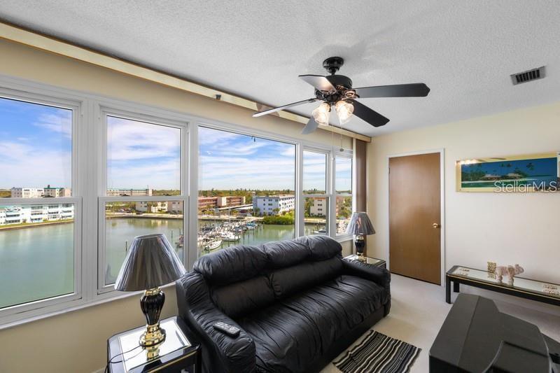 Image 13 of 29 For 5925 Shore Boulevard S 602