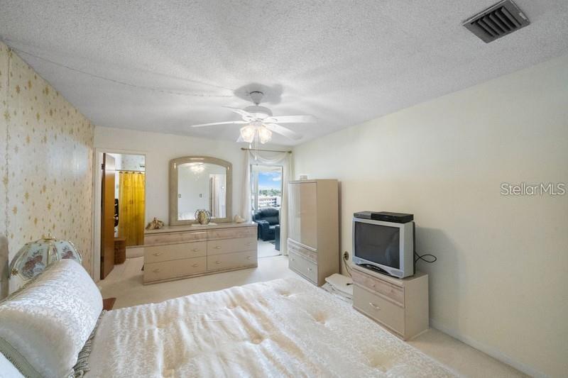 Image 18 of 29 For 5925 Shore Boulevard S 602