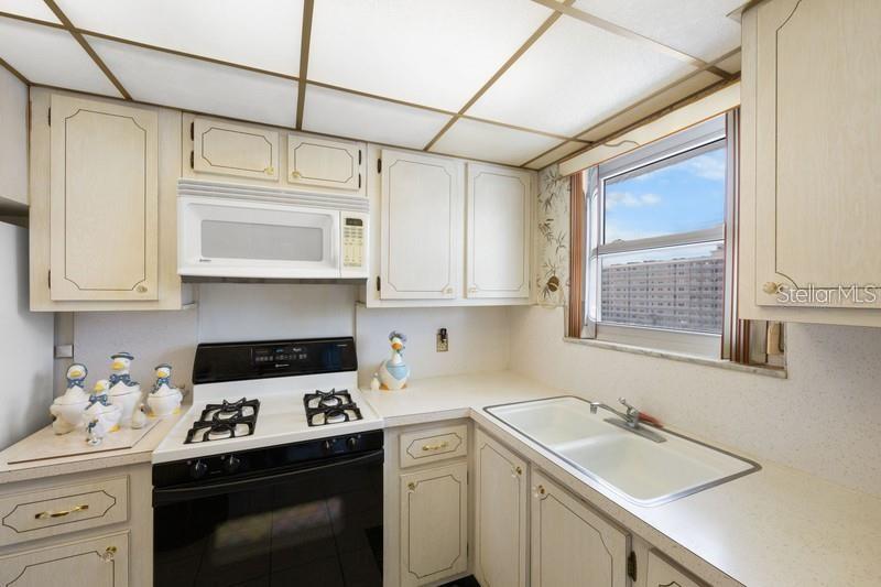 Image 8 of 29 For 5925 Shore Boulevard S 602