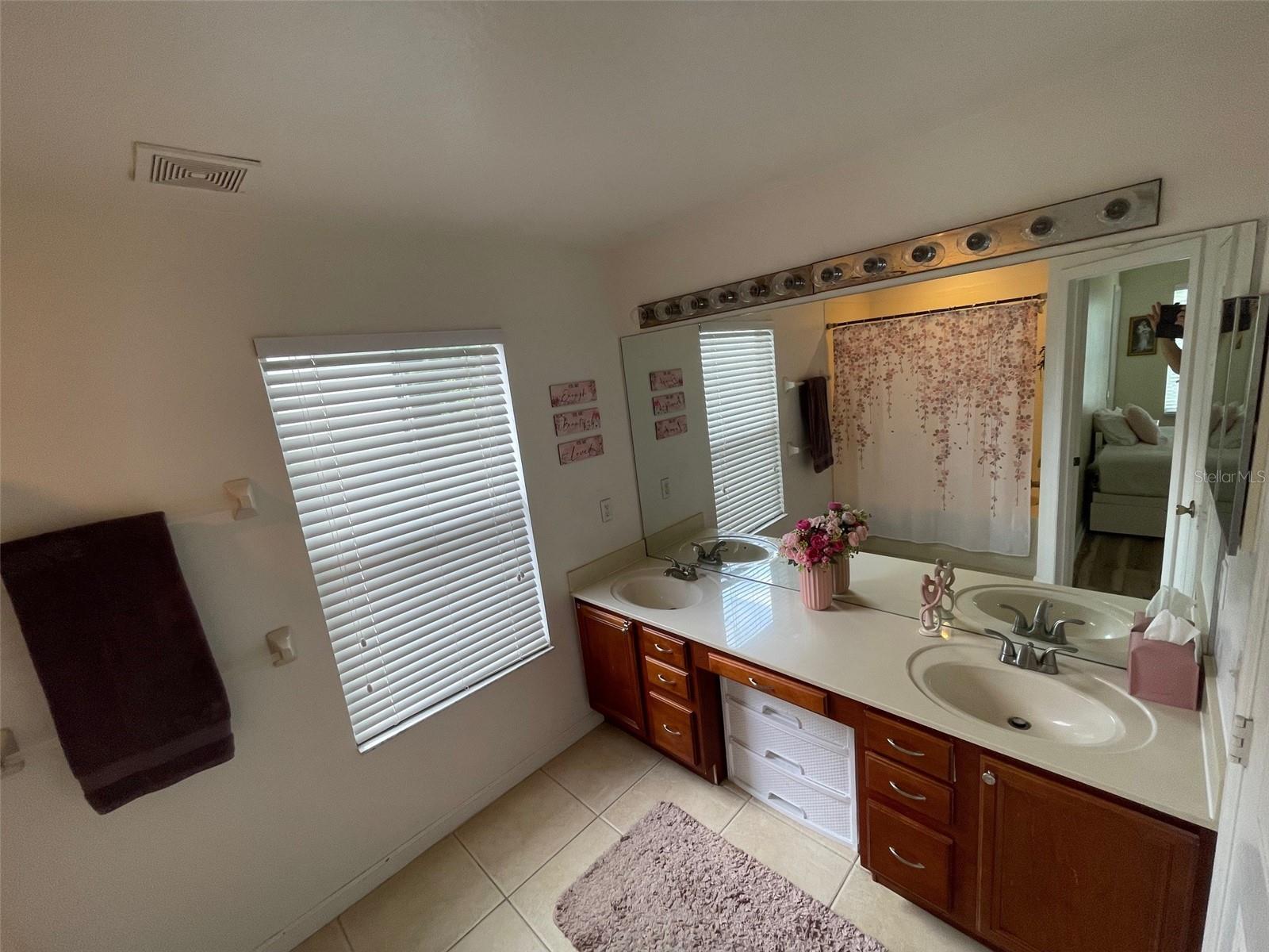 Image 28 of 66 For 6059 Twain Street 108