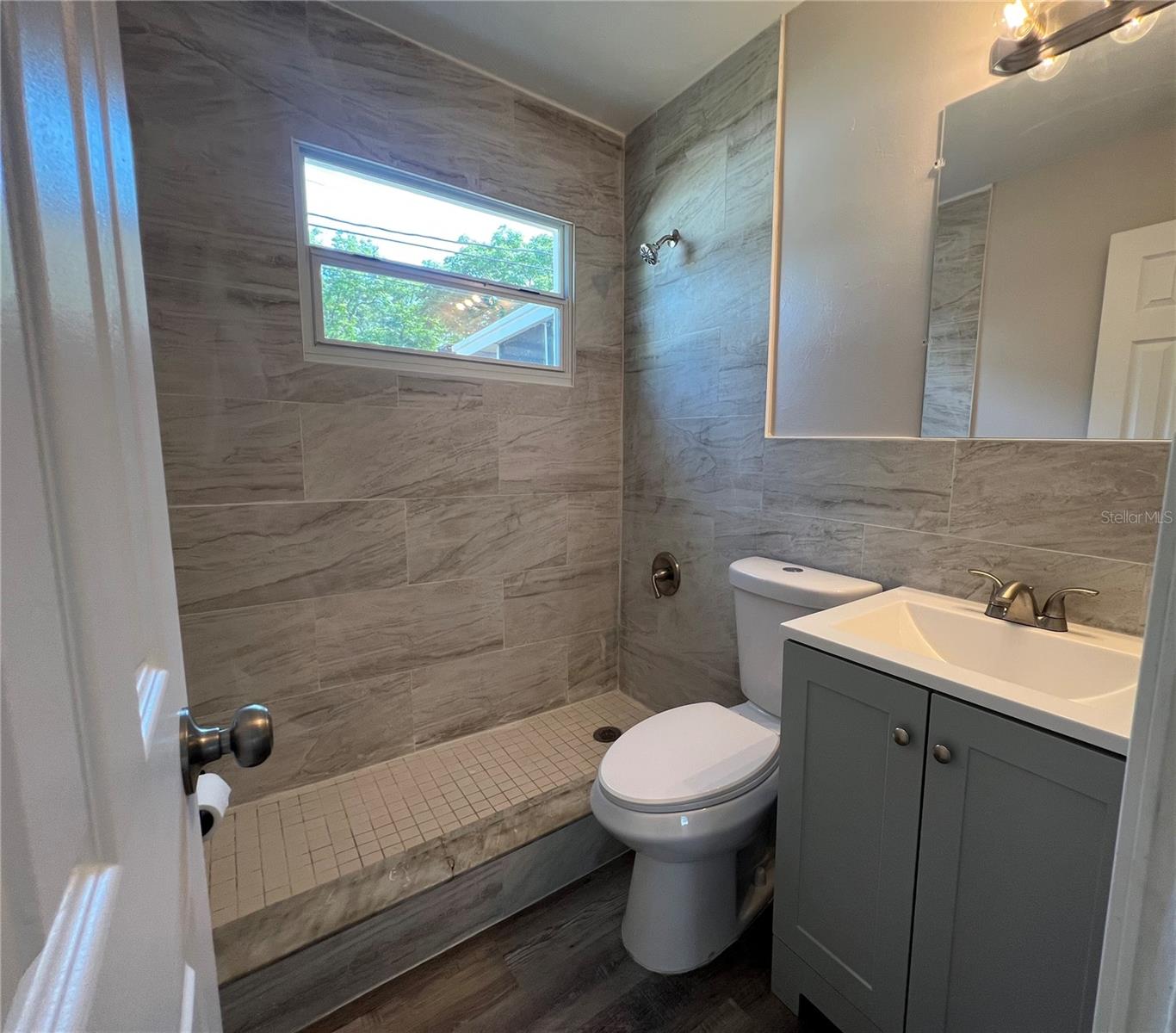 Image 12 of 19 For 5660 86th Avenue