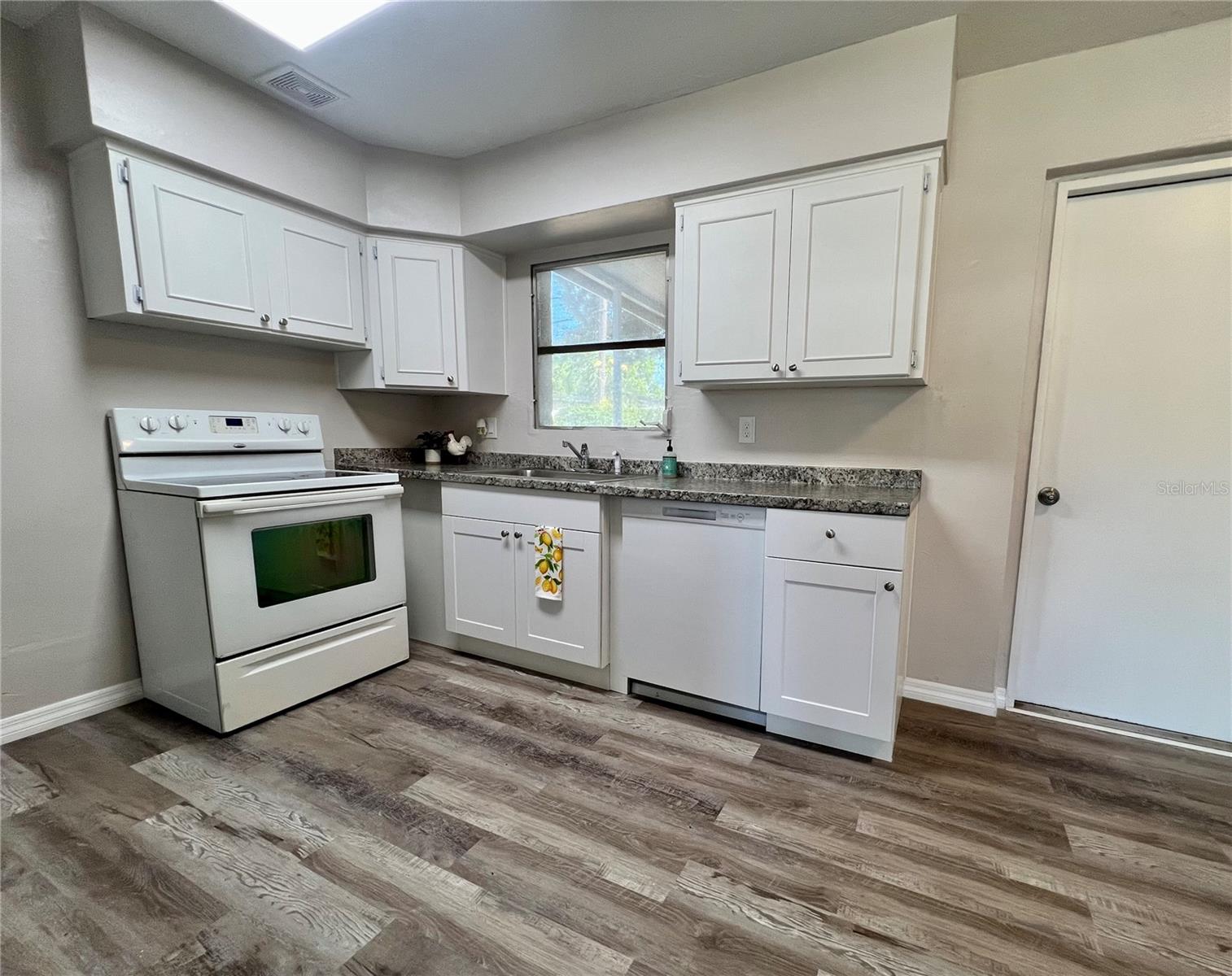 Image 9 of 19 For 5660 86th Avenue