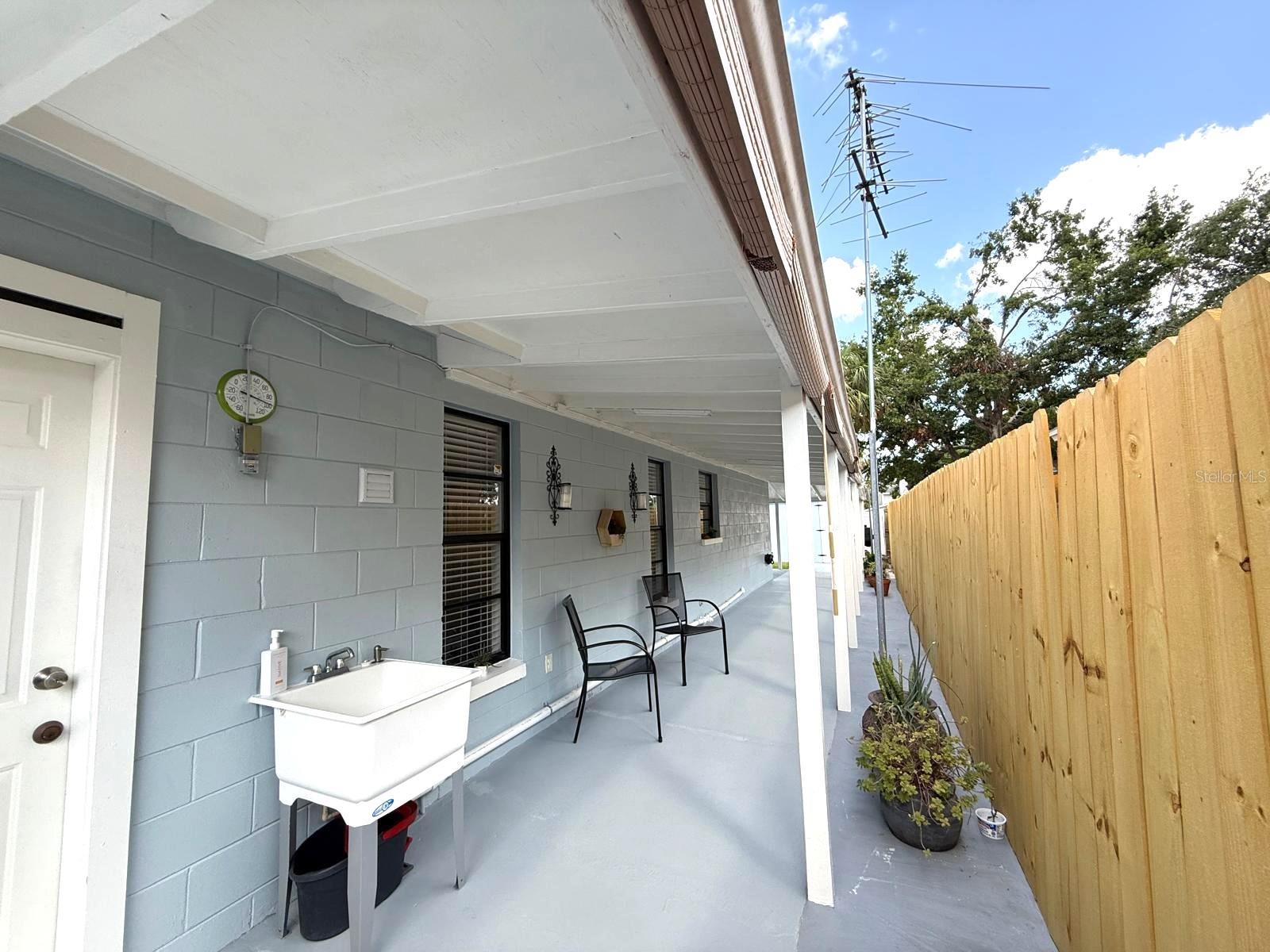 Listing photo id 31 for 11303 Hollyglen Drive