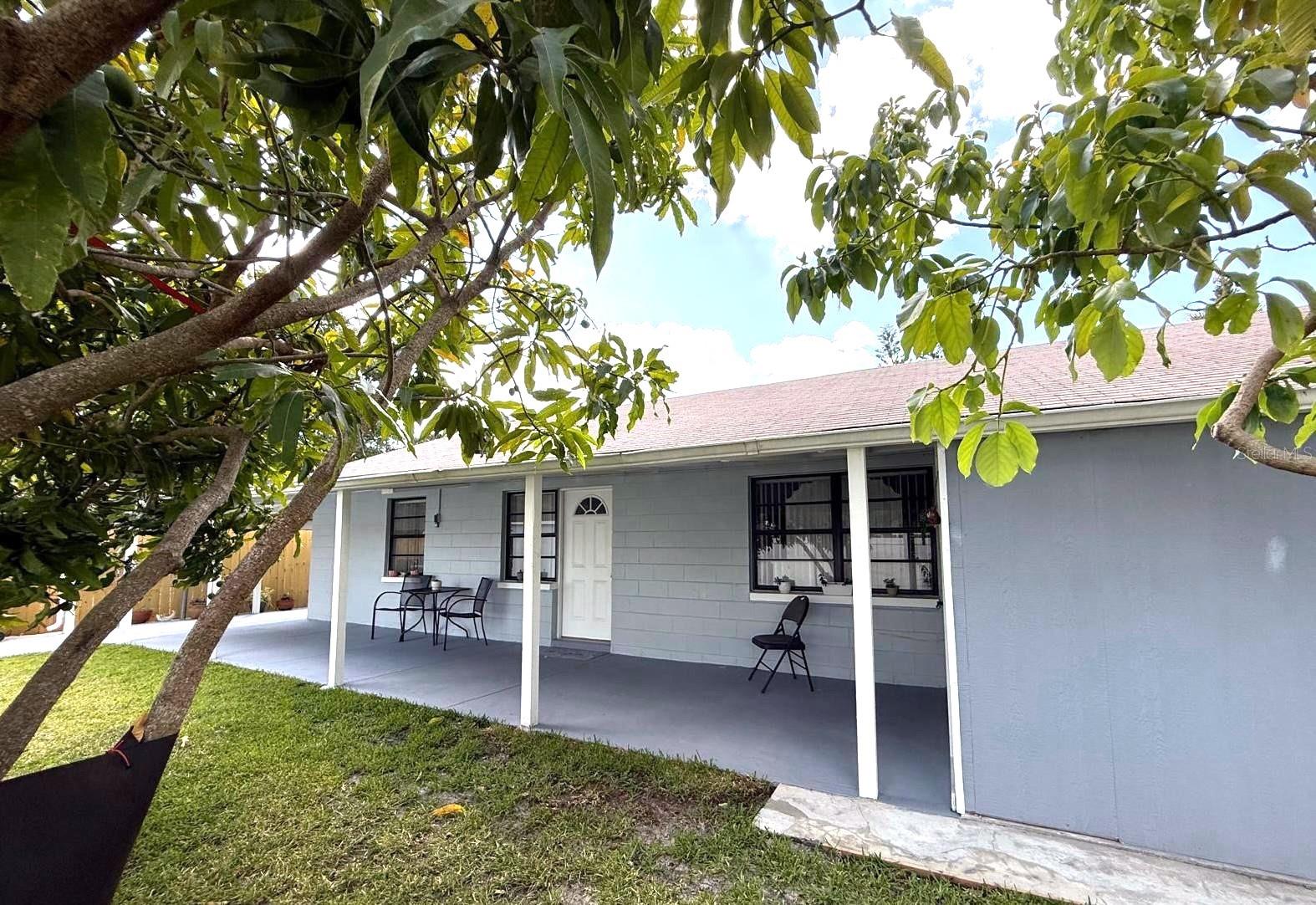 Listing photo id 37 for 11303 Hollyglen Drive