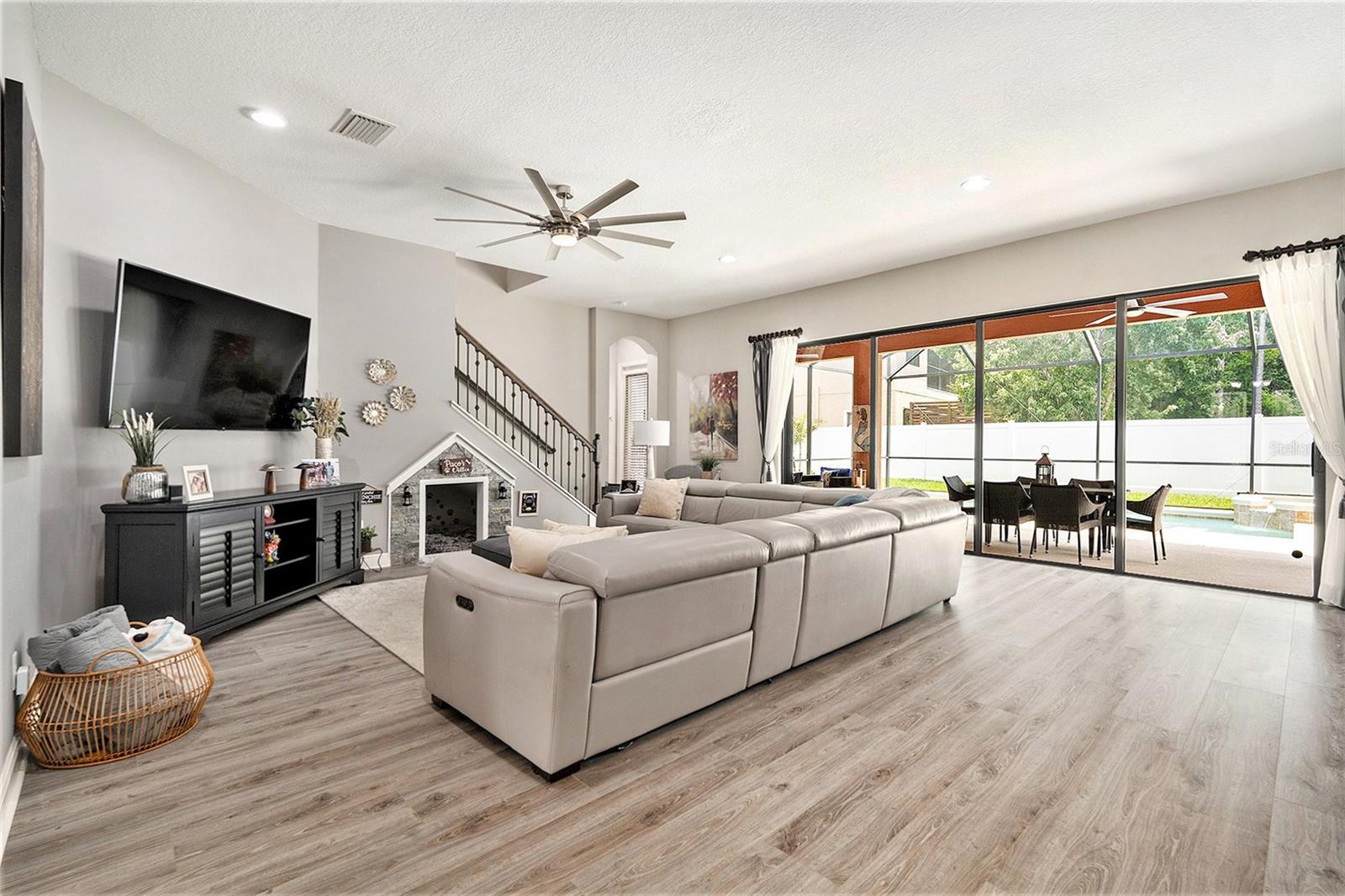 Image 9 of 39 For 2608 Calvano Drive