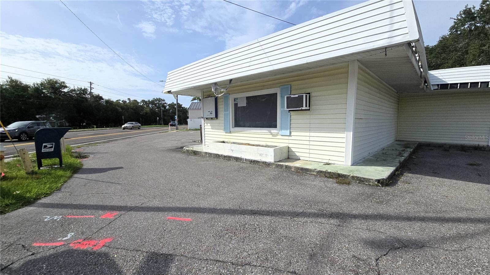 Listing photo id 8 for 1487 Fort Harrison Avenue