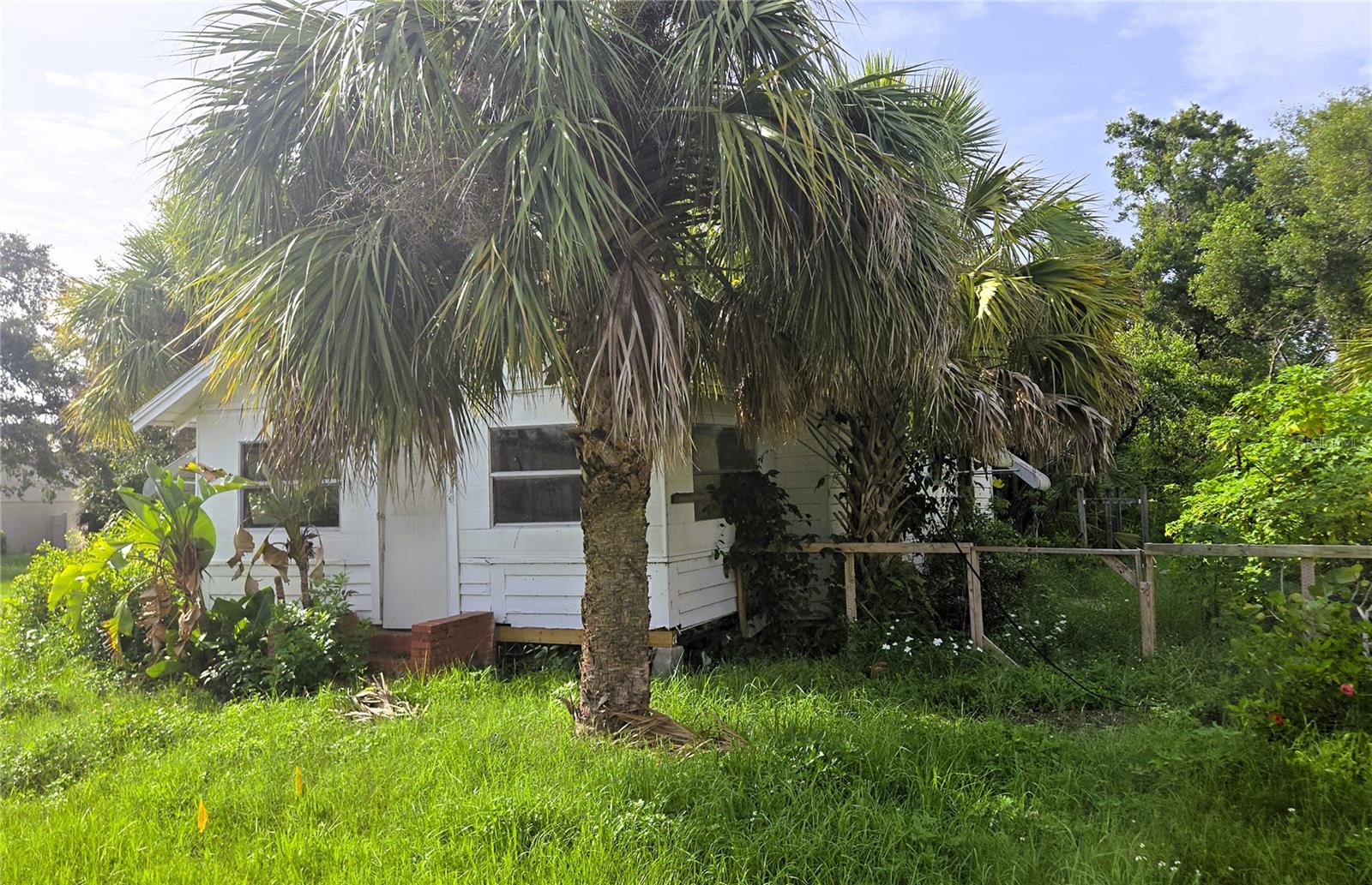 Listing photo id 16 for 1487 Fort Harrison Avenue