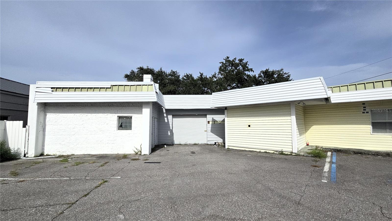 Listing photo id 3 for 1487 Fort Harrison Avenue