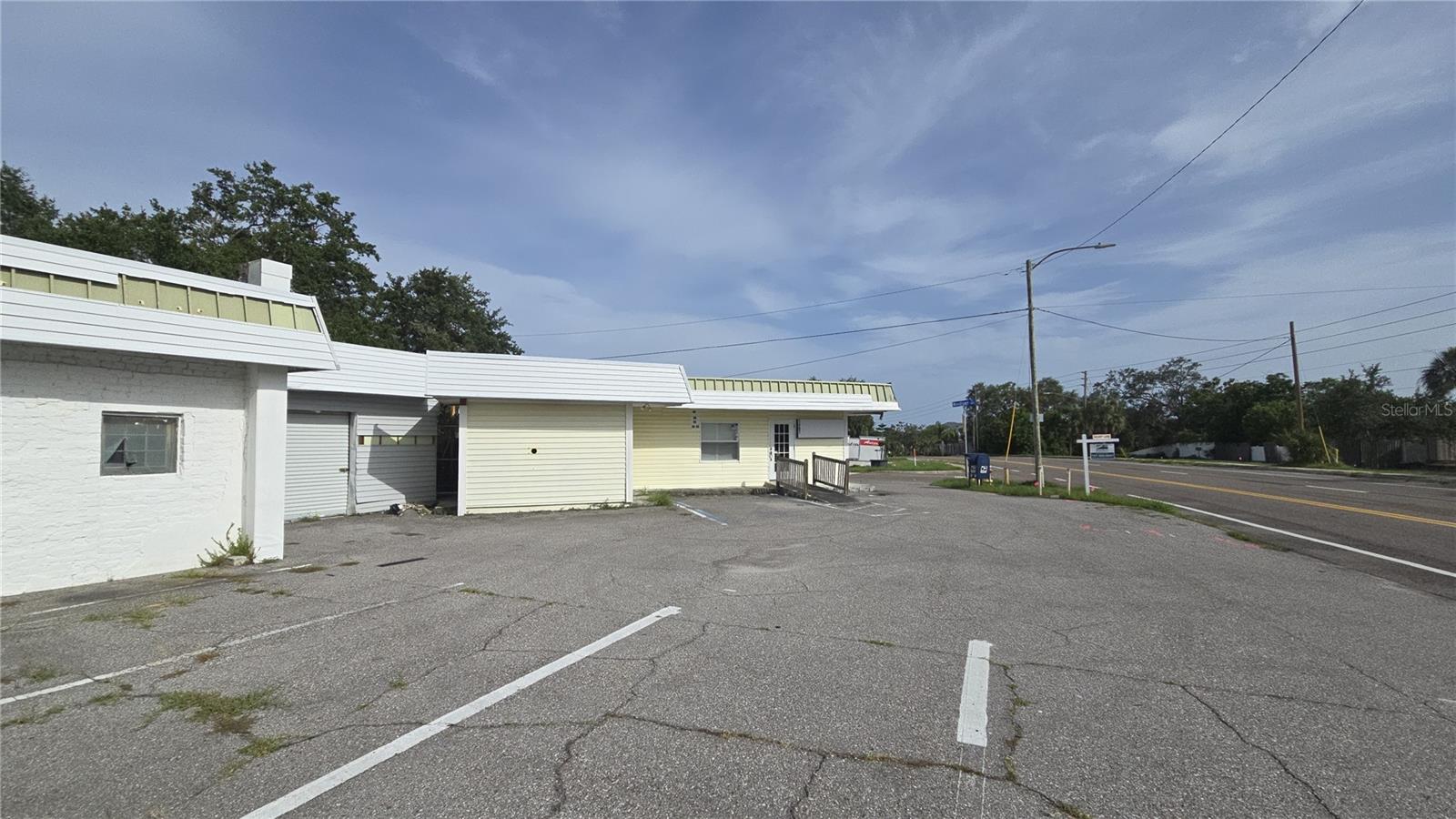 Listing photo id 5 for 1487 Fort Harrison Avenue