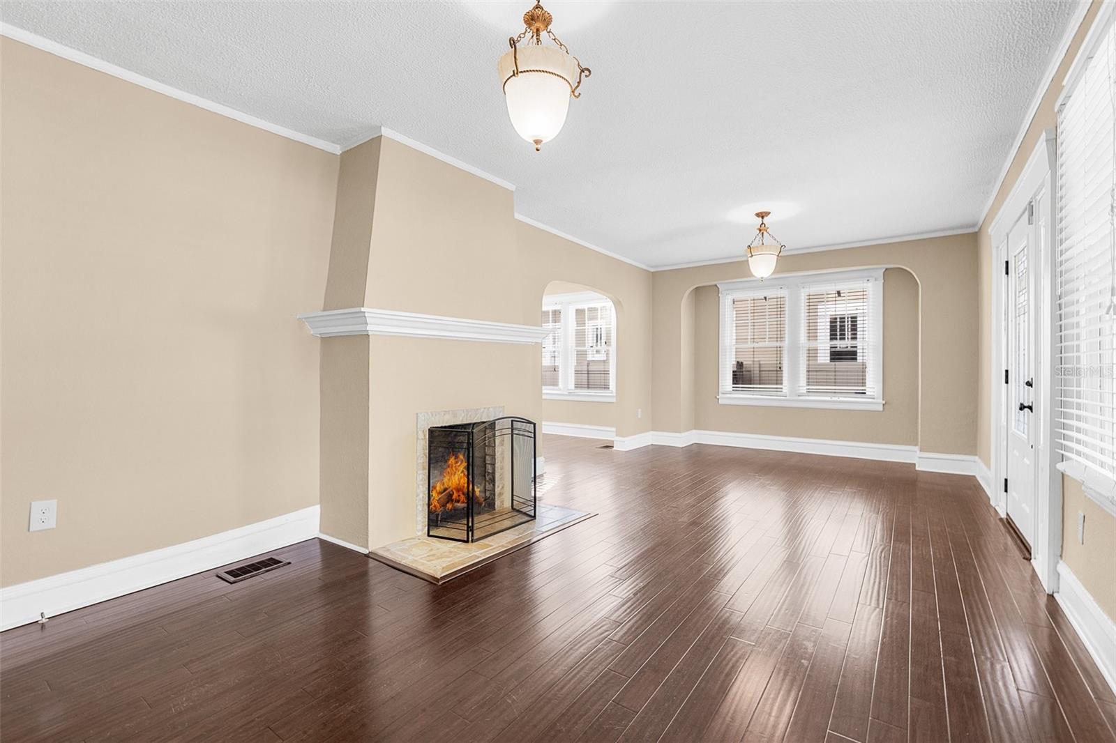Listing photo id 8 for 2628 2nd Avenue N