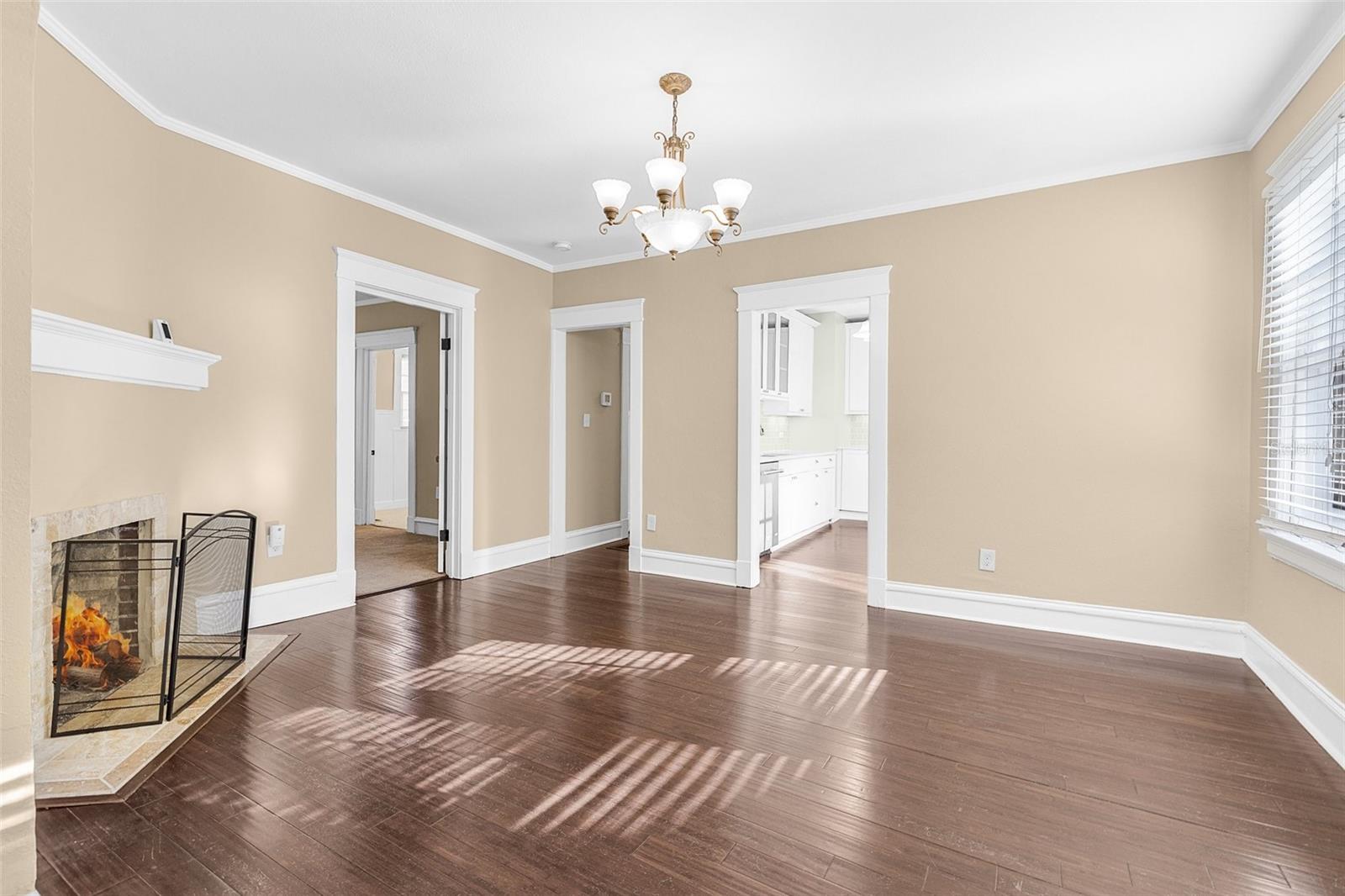 Listing photo id 9 for 2628 2nd Avenue N