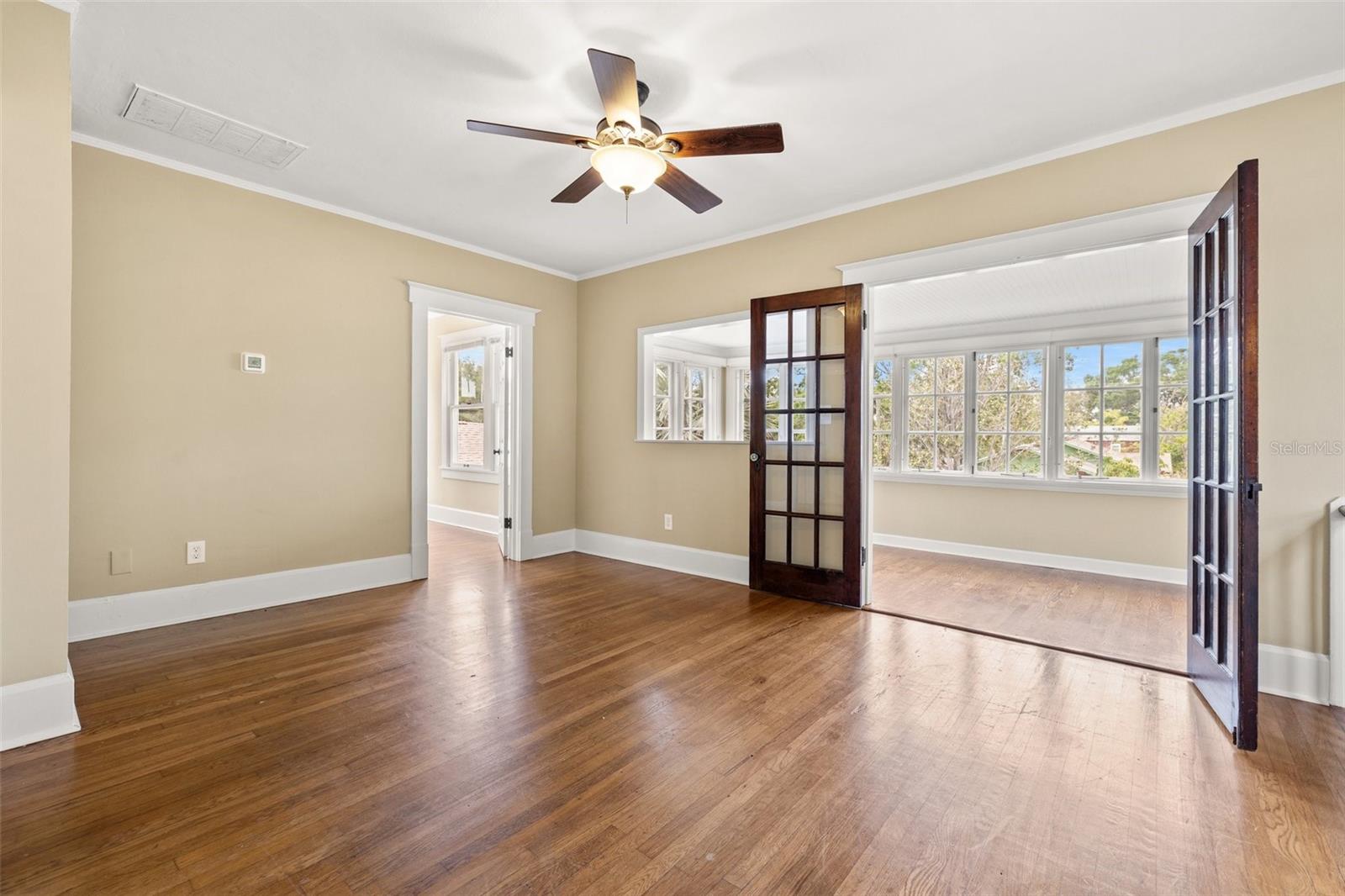 Listing photo id 22 for 2628 2nd Avenue N