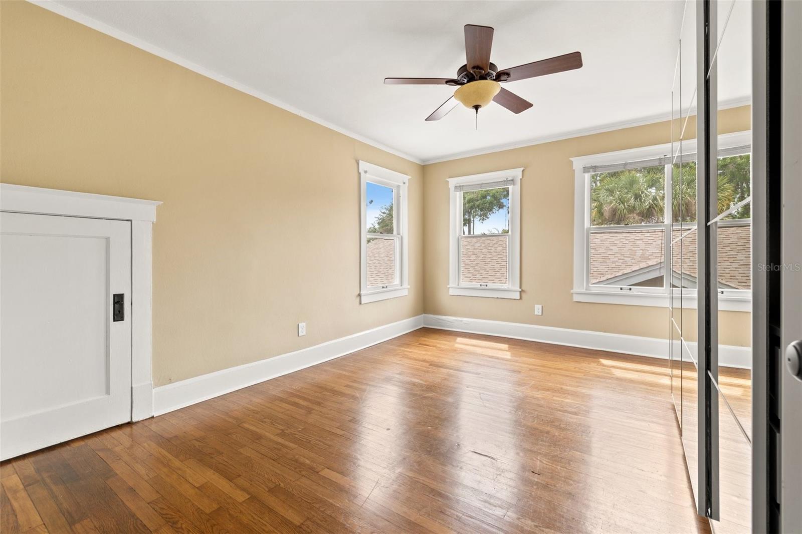 Listing photo id 27 for 2628 2nd Avenue N