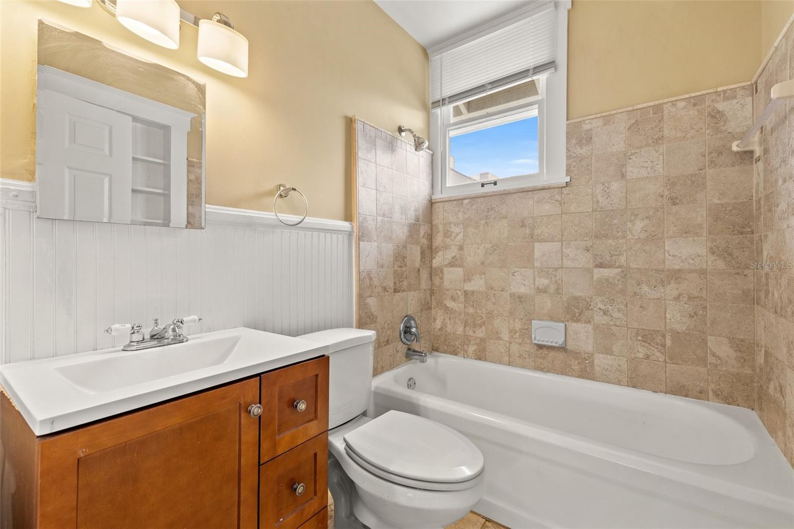 Listing photo id 29 for 2628 2nd Avenue N