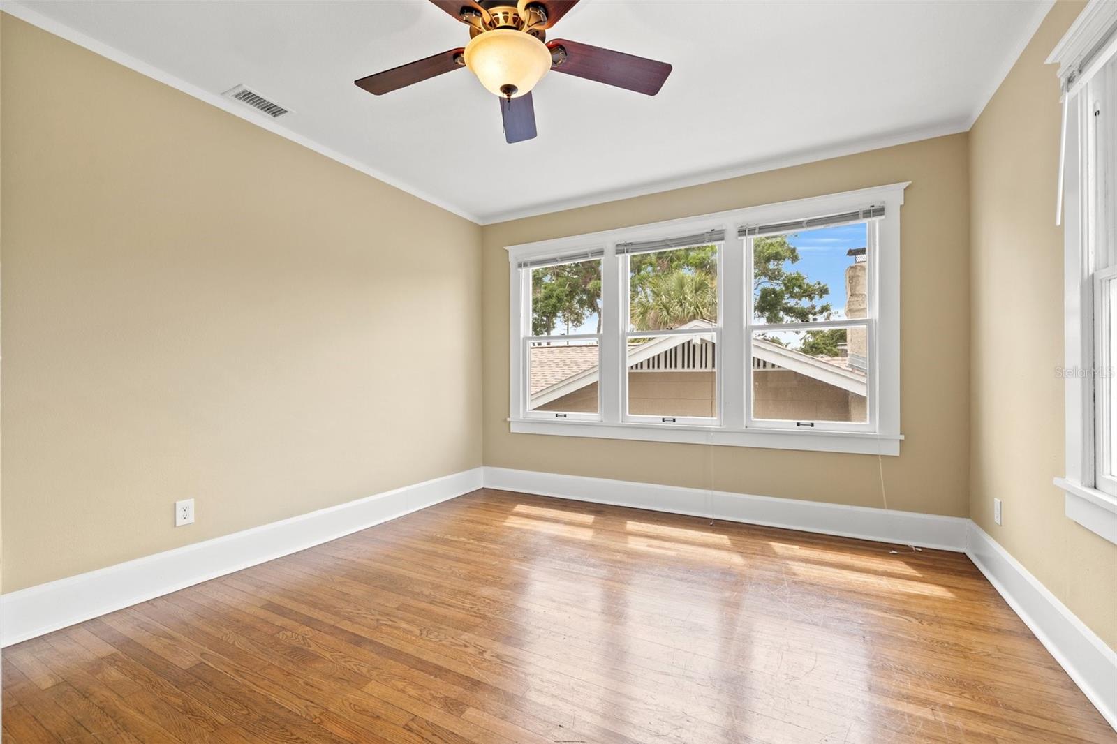 Listing photo id 30 for 2628 2nd Avenue N