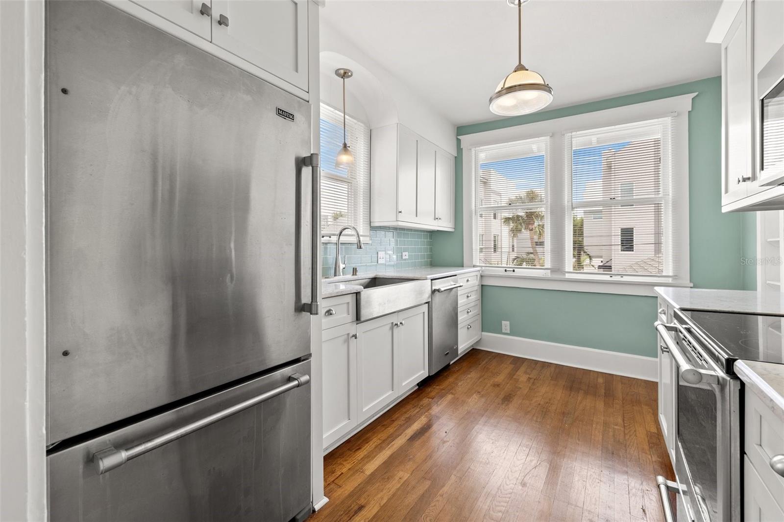 Listing photo id 31 for 2628 2nd Avenue N