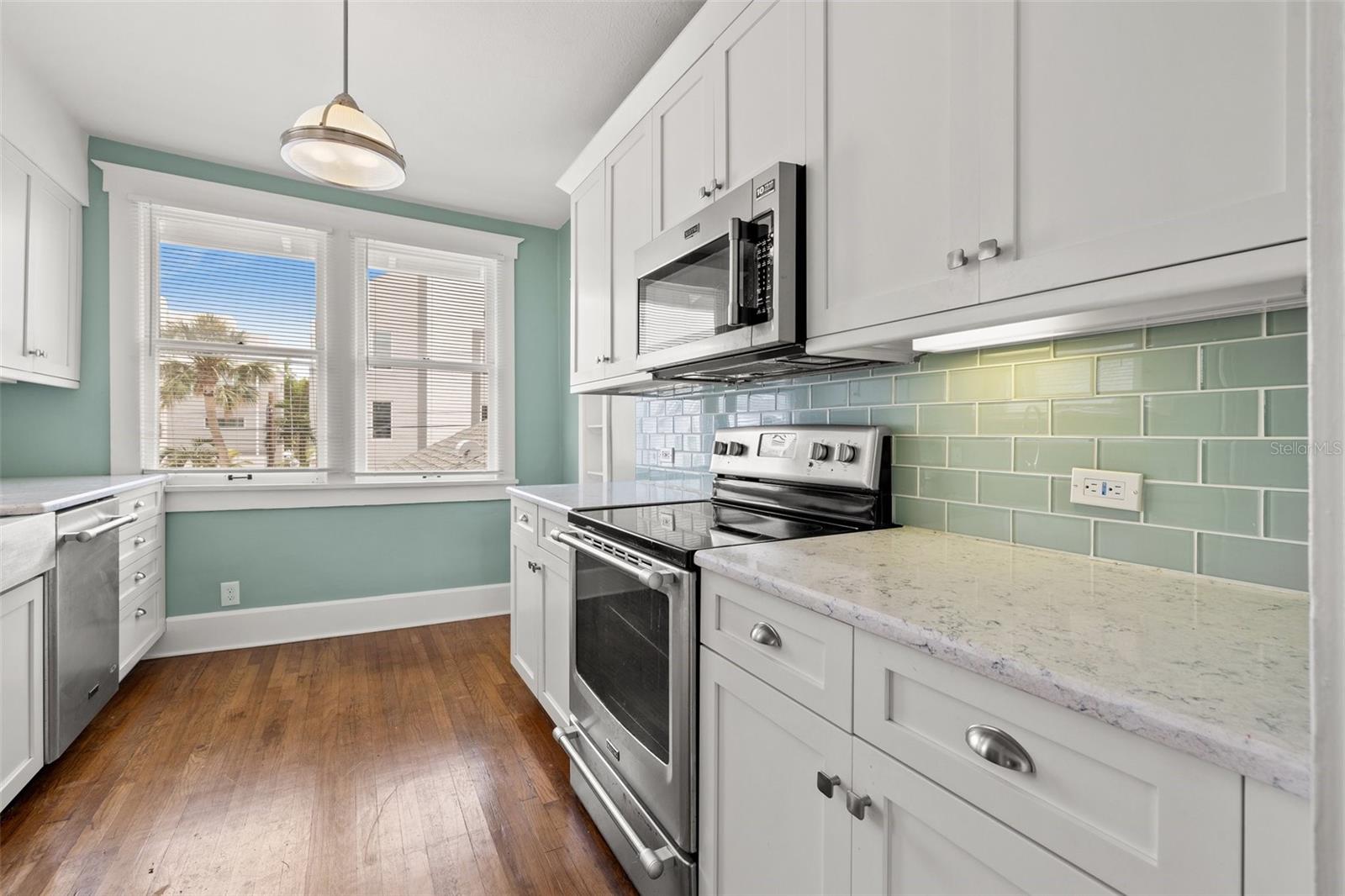 Listing photo id 32 for 2628 2nd Avenue N