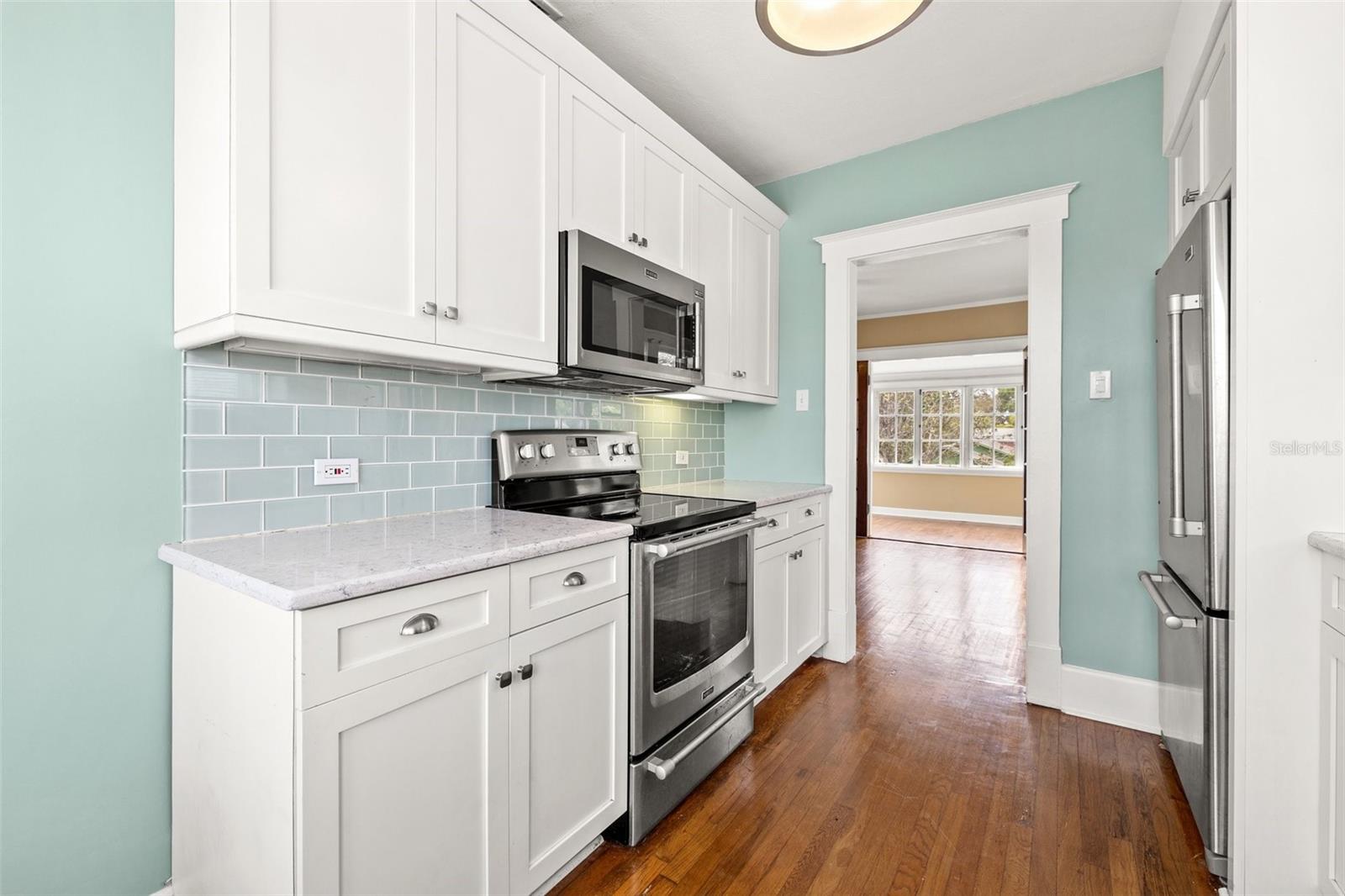 Listing photo id 34 for 2628 2nd Avenue N