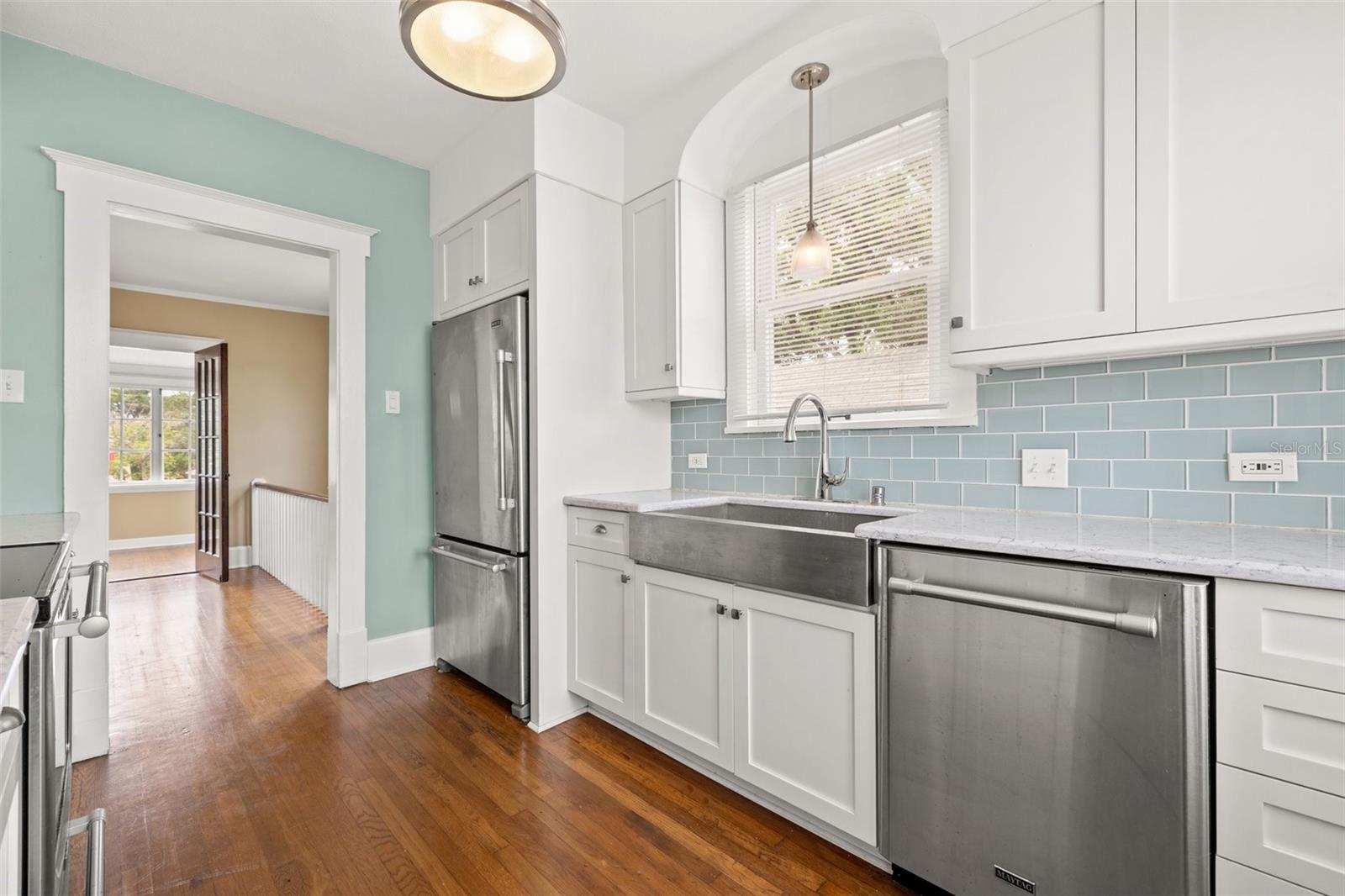 Listing photo id 35 for 2628 2nd Avenue N