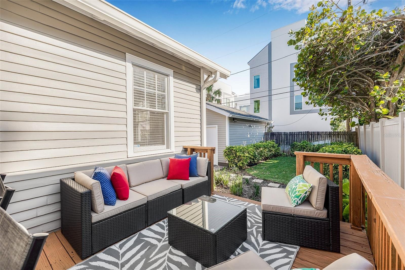 Listing photo id 37 for 2628 2nd Avenue N