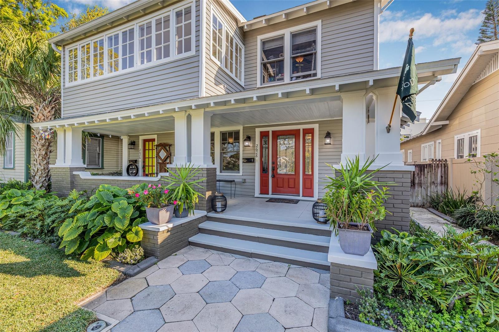 Listing photo id 2 for 2628 2nd Avenue N