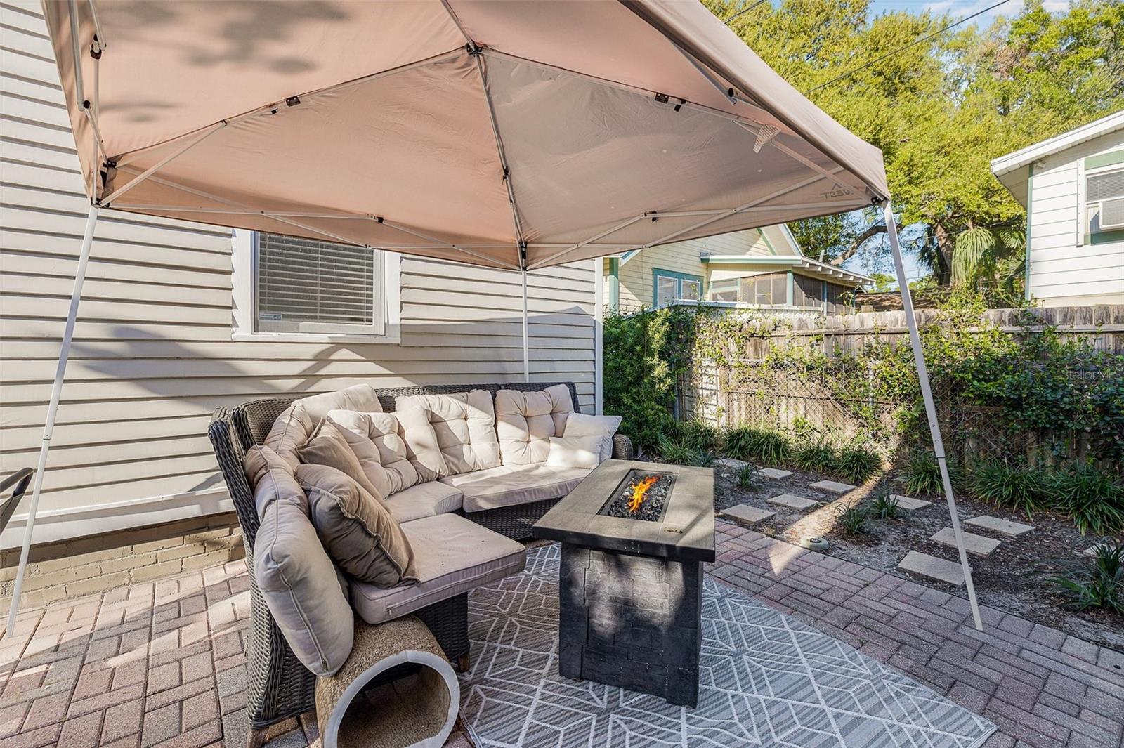 Listing photo id 42 for 2628 2nd Avenue N